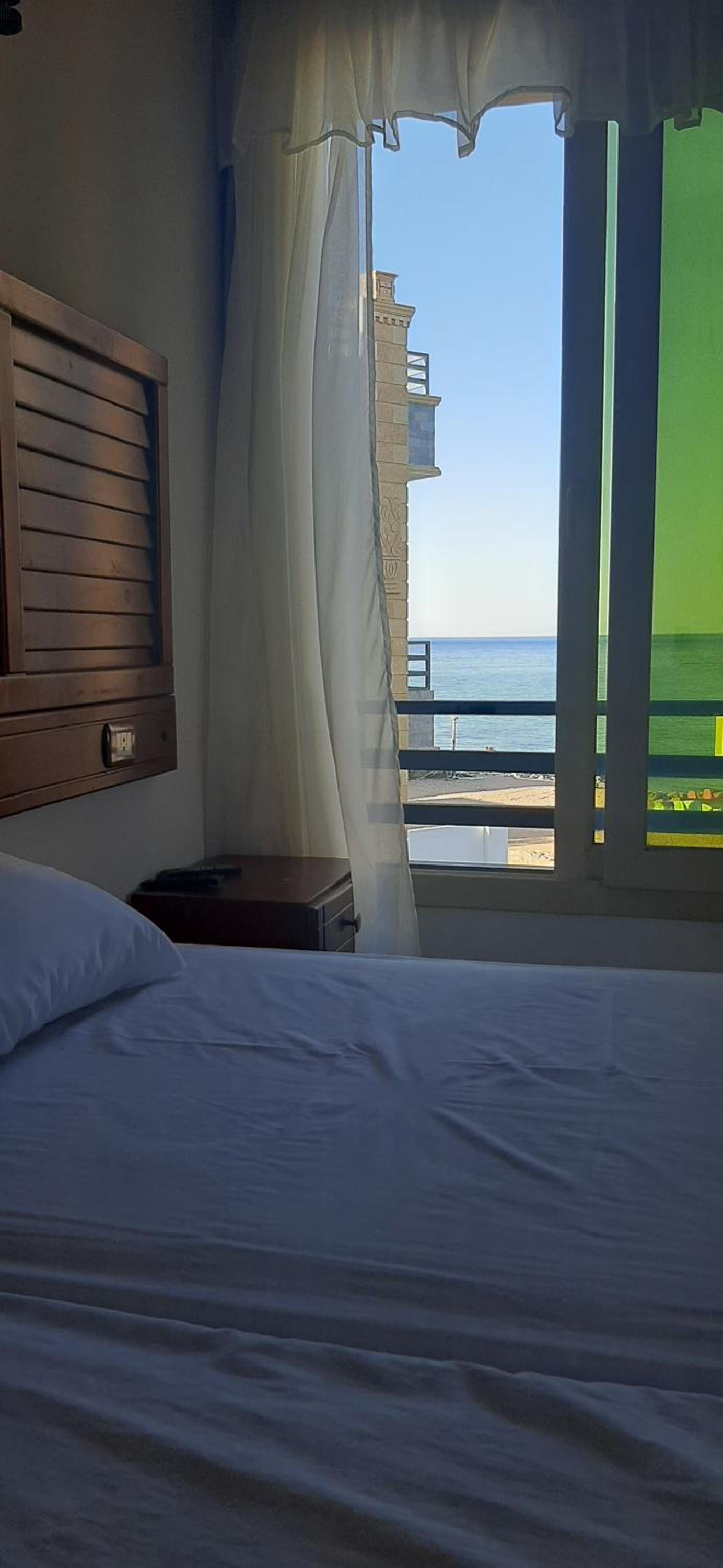 Deluxe Double Room - Photo 14