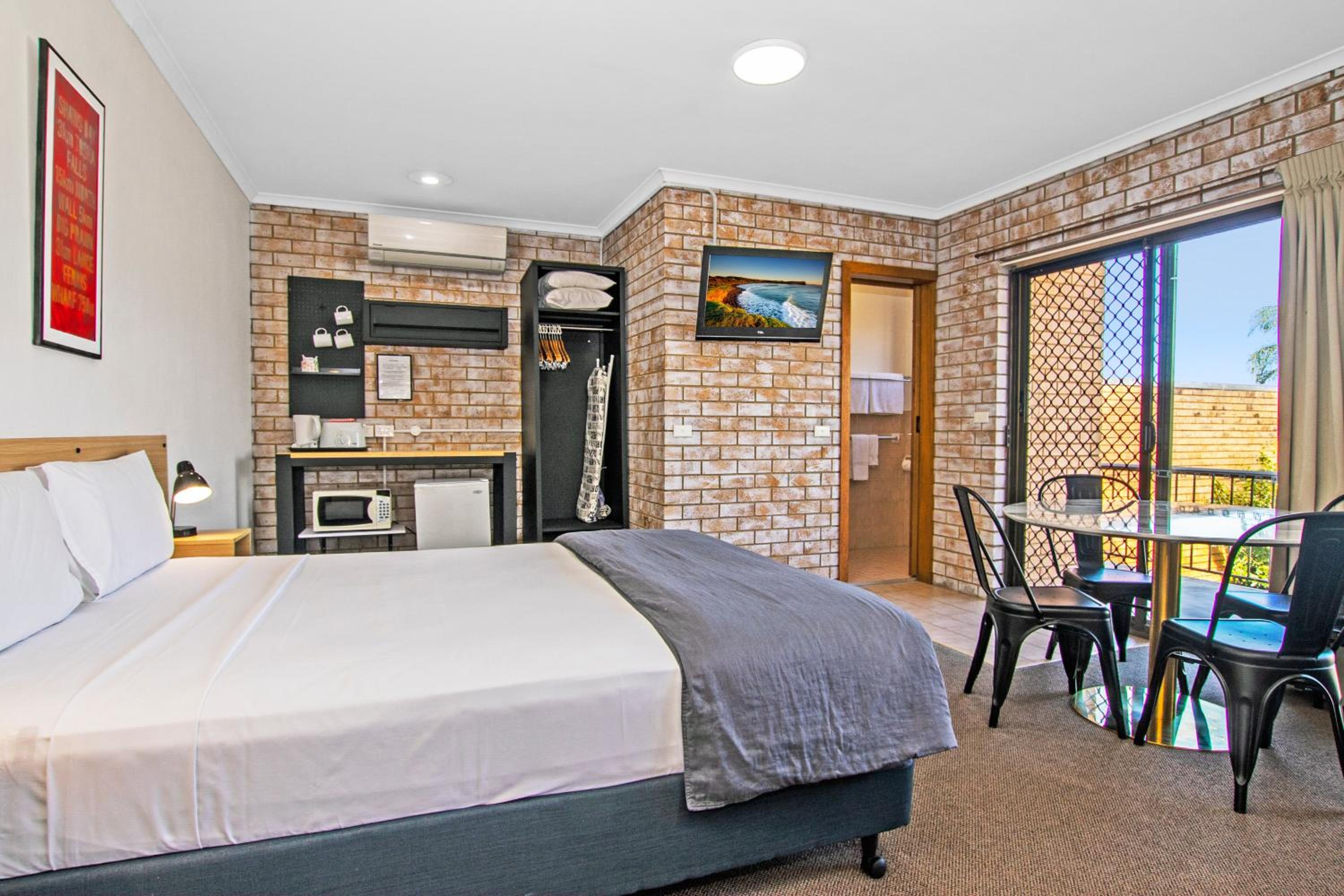 Triple Room with Terrace photo 1