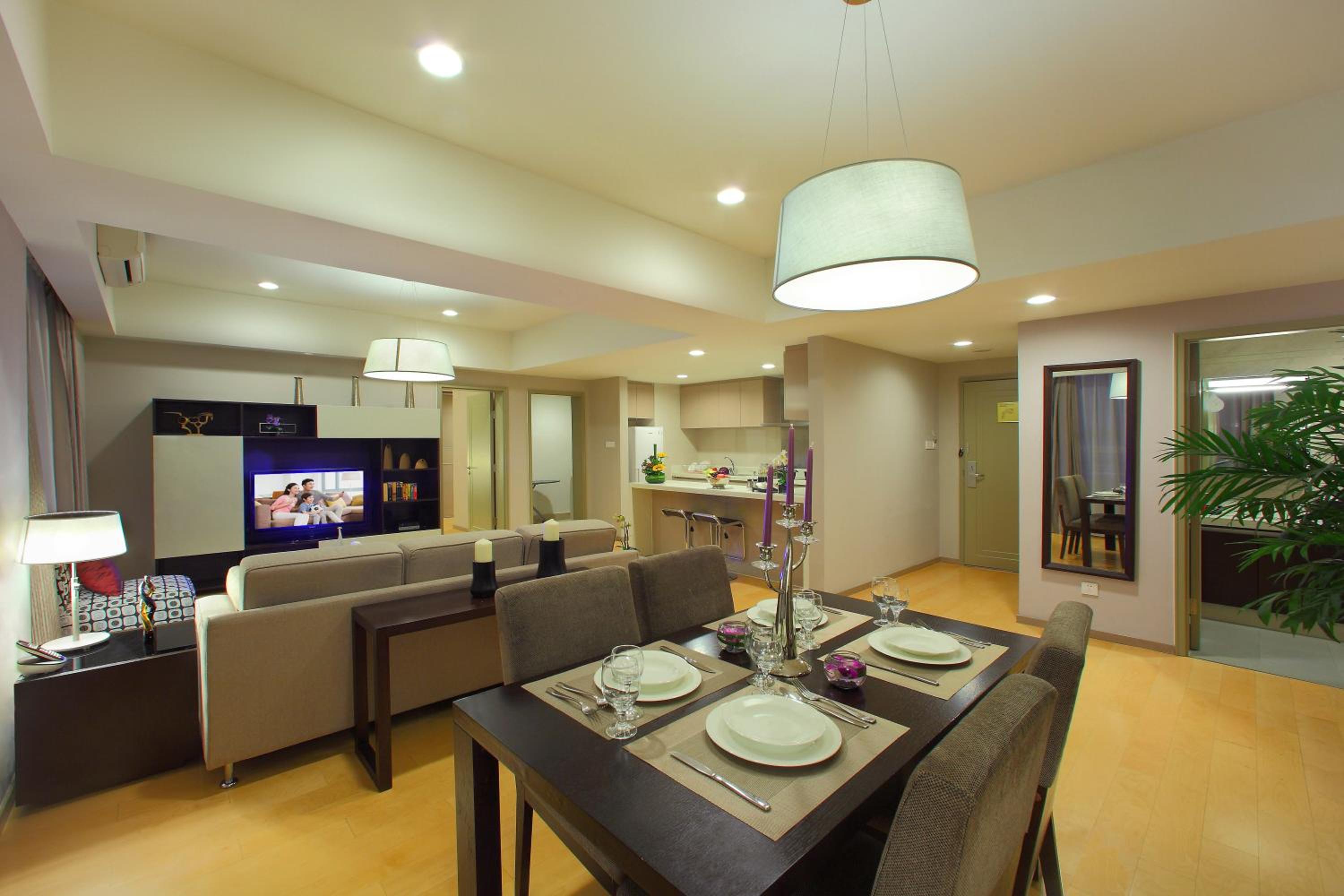 Two-Bedroom Executive - Photo 2