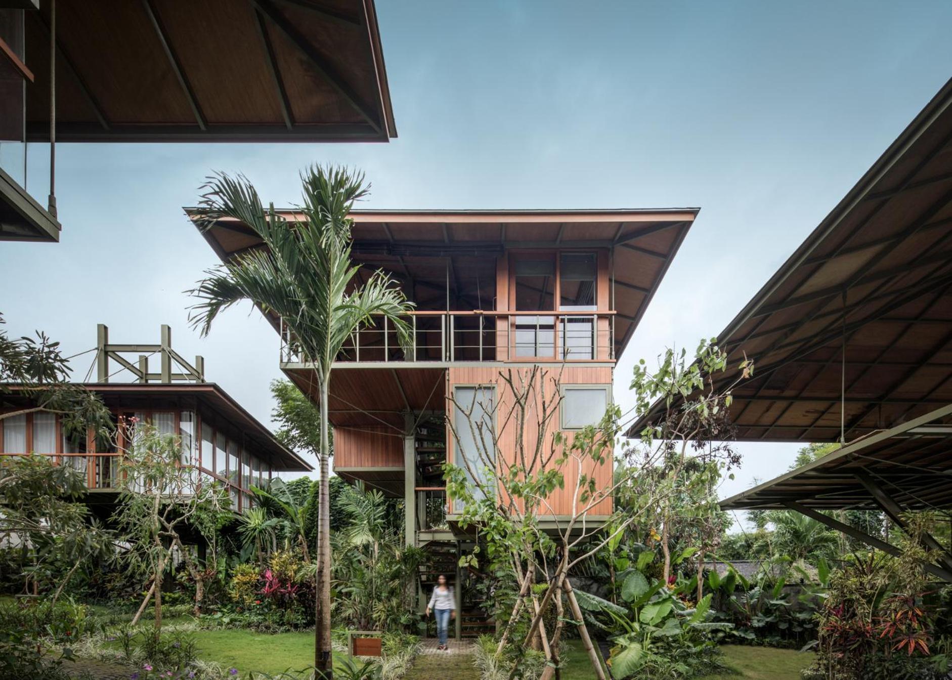 Treehouse B - Photo 3