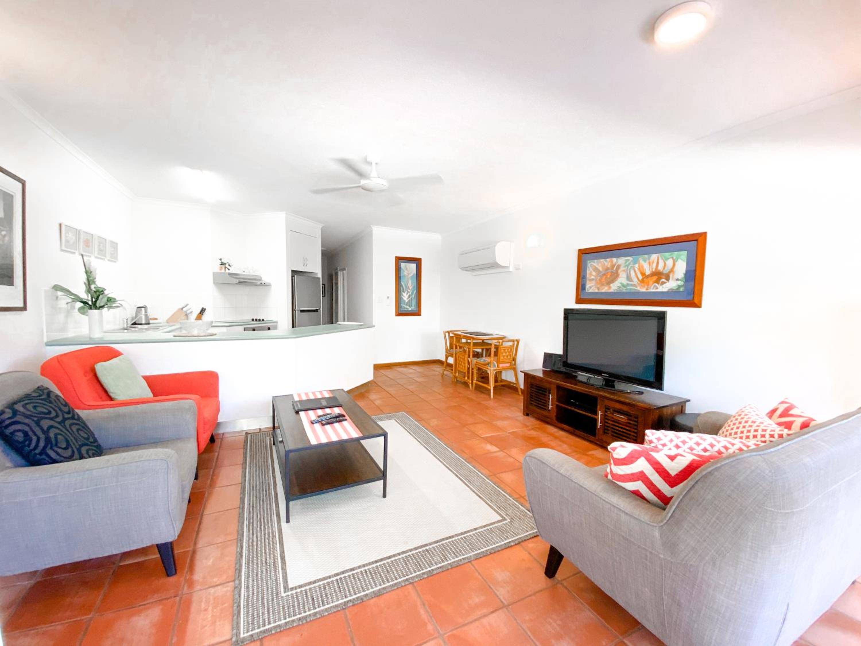 One-Bedroom Apartment with Balcony