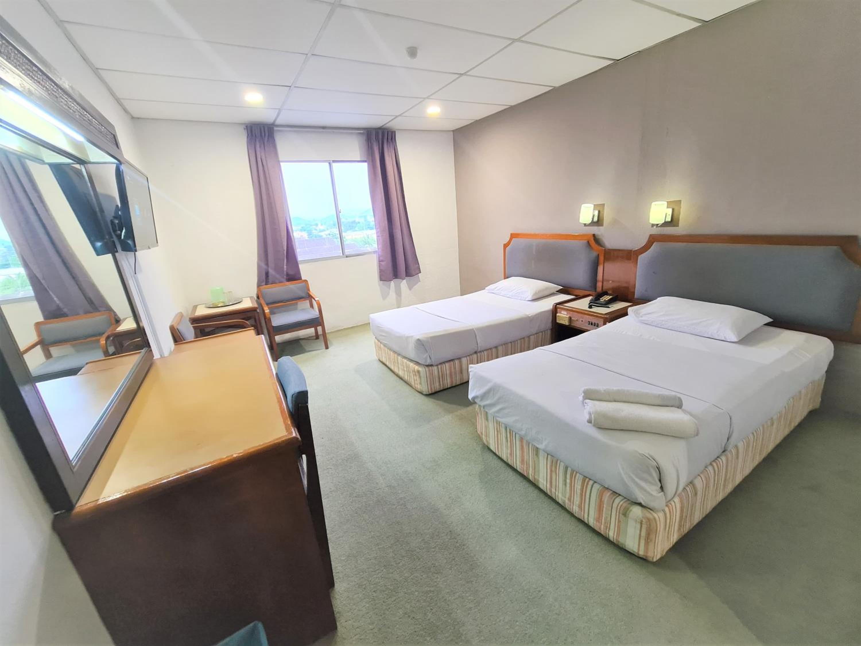 Standard Twin Room - Photo 1
