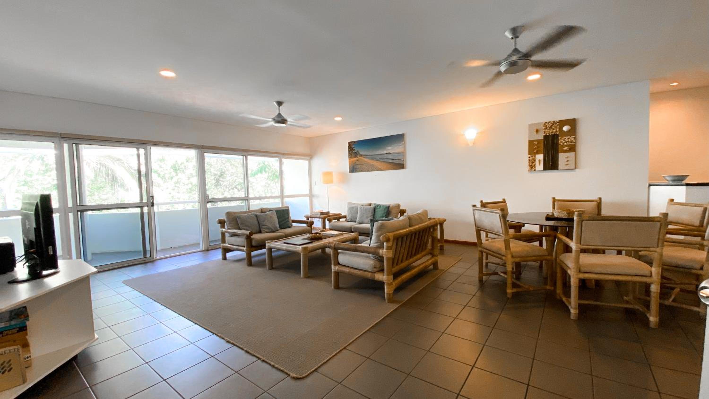 Three-Bedroom Apartment with Spa Bath