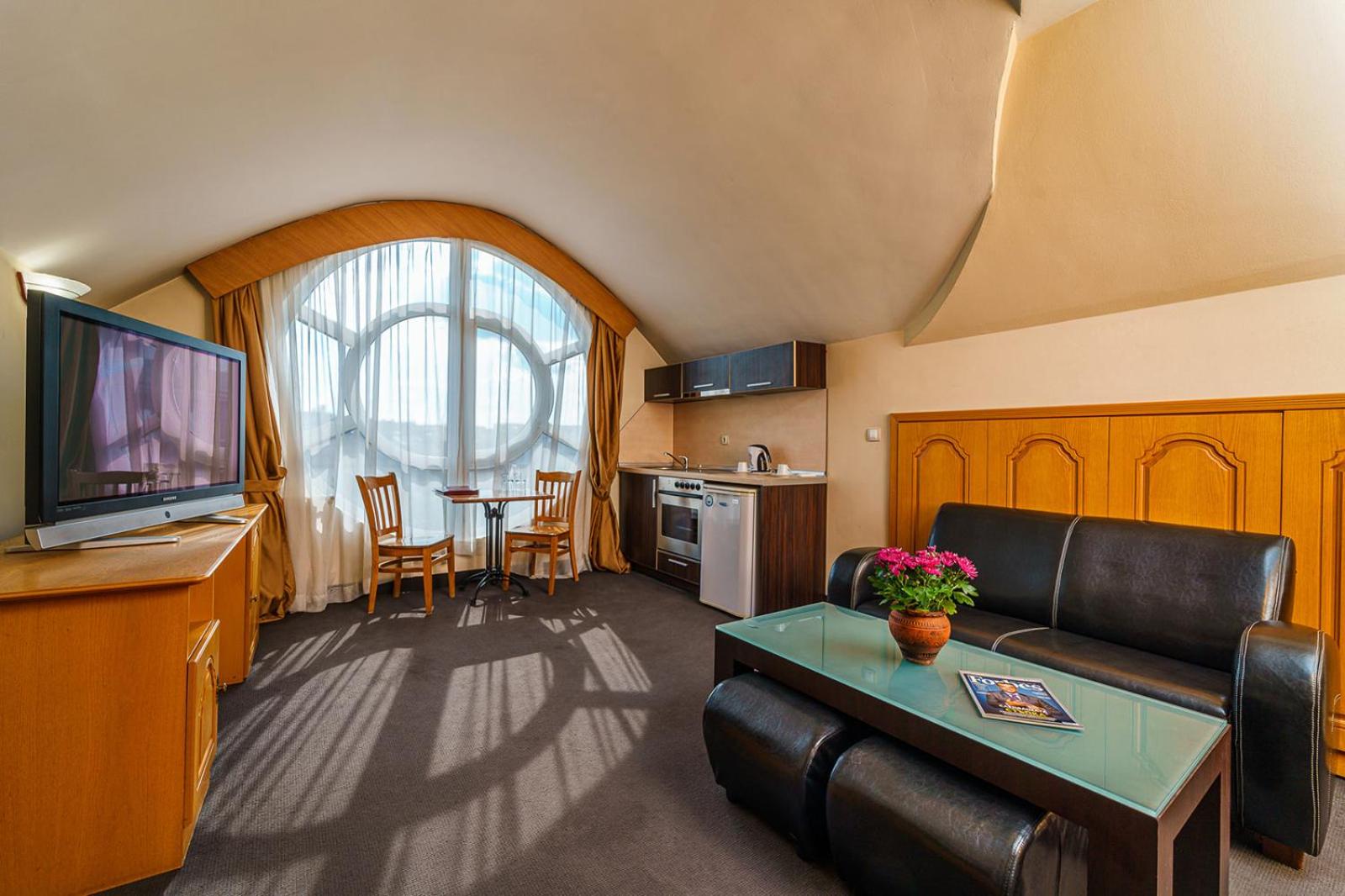 Double or Twin Room - Photo 5