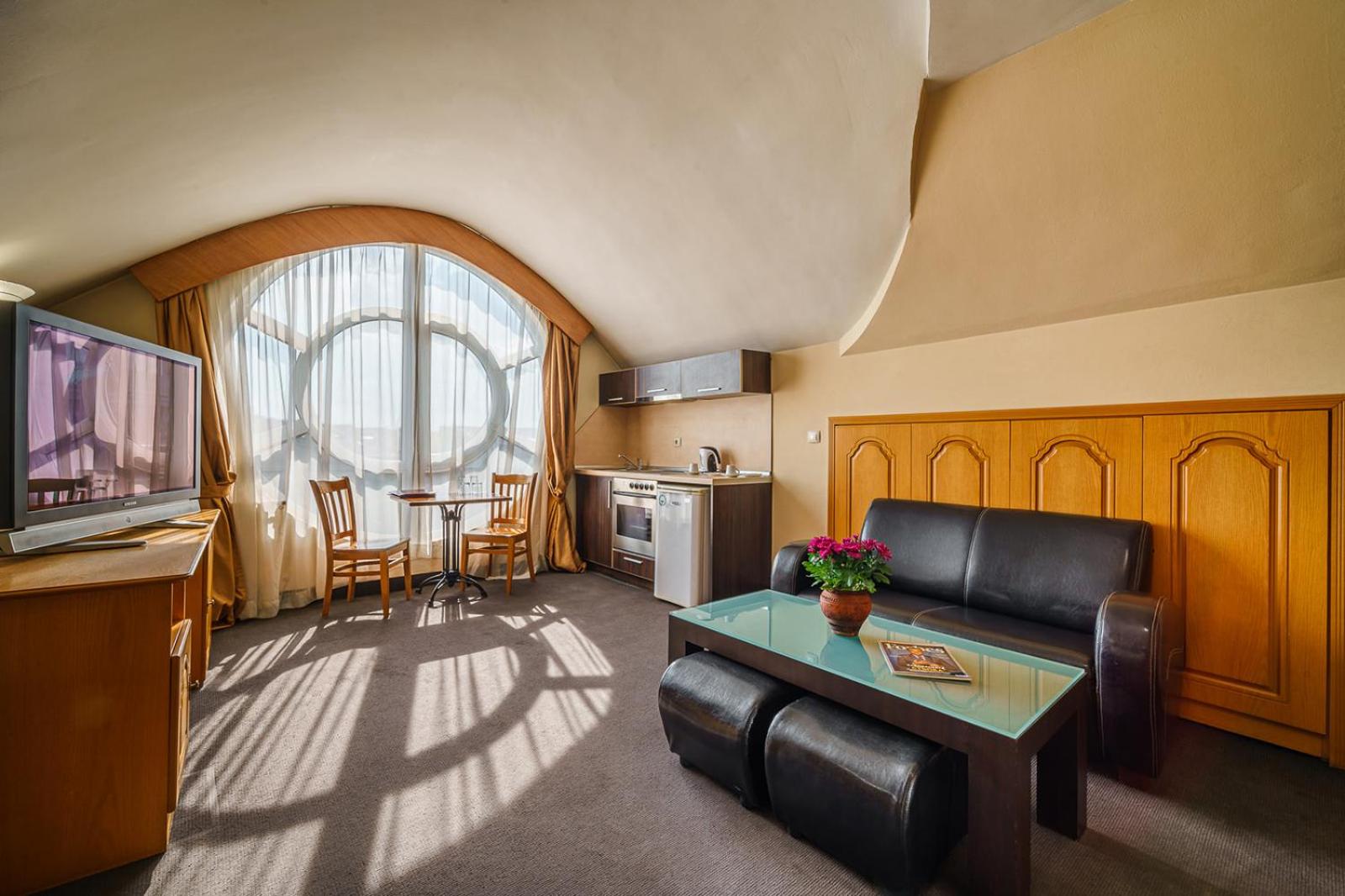 Double or Twin Room - Photo 4