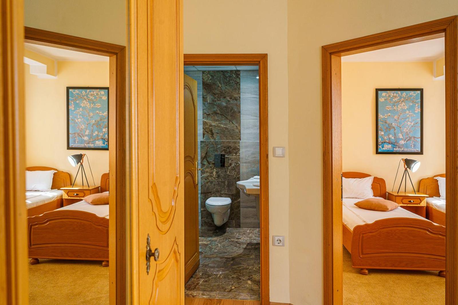 Double or Twin Room - Photo 14