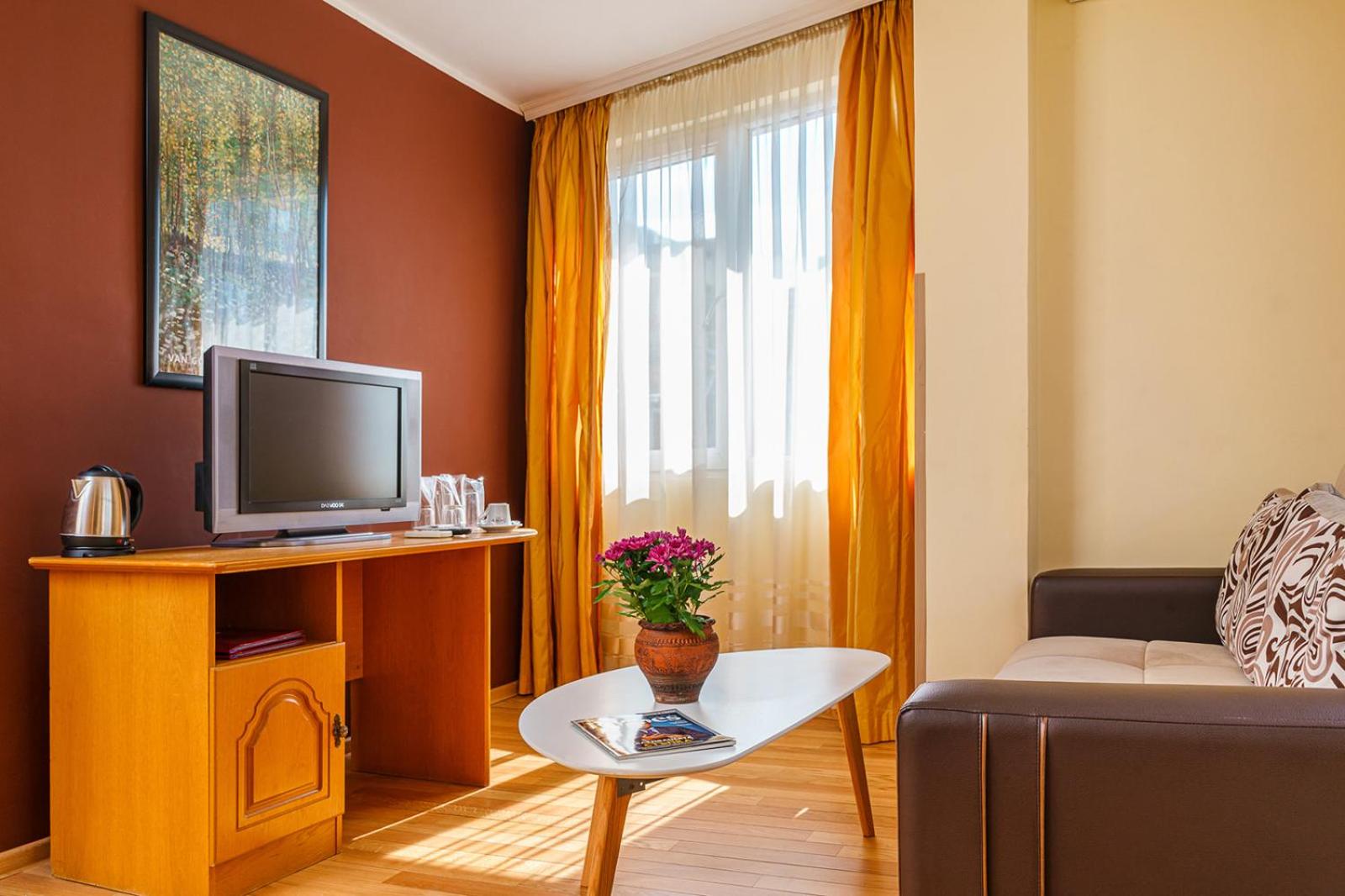 Double or Twin Room - Photo 17