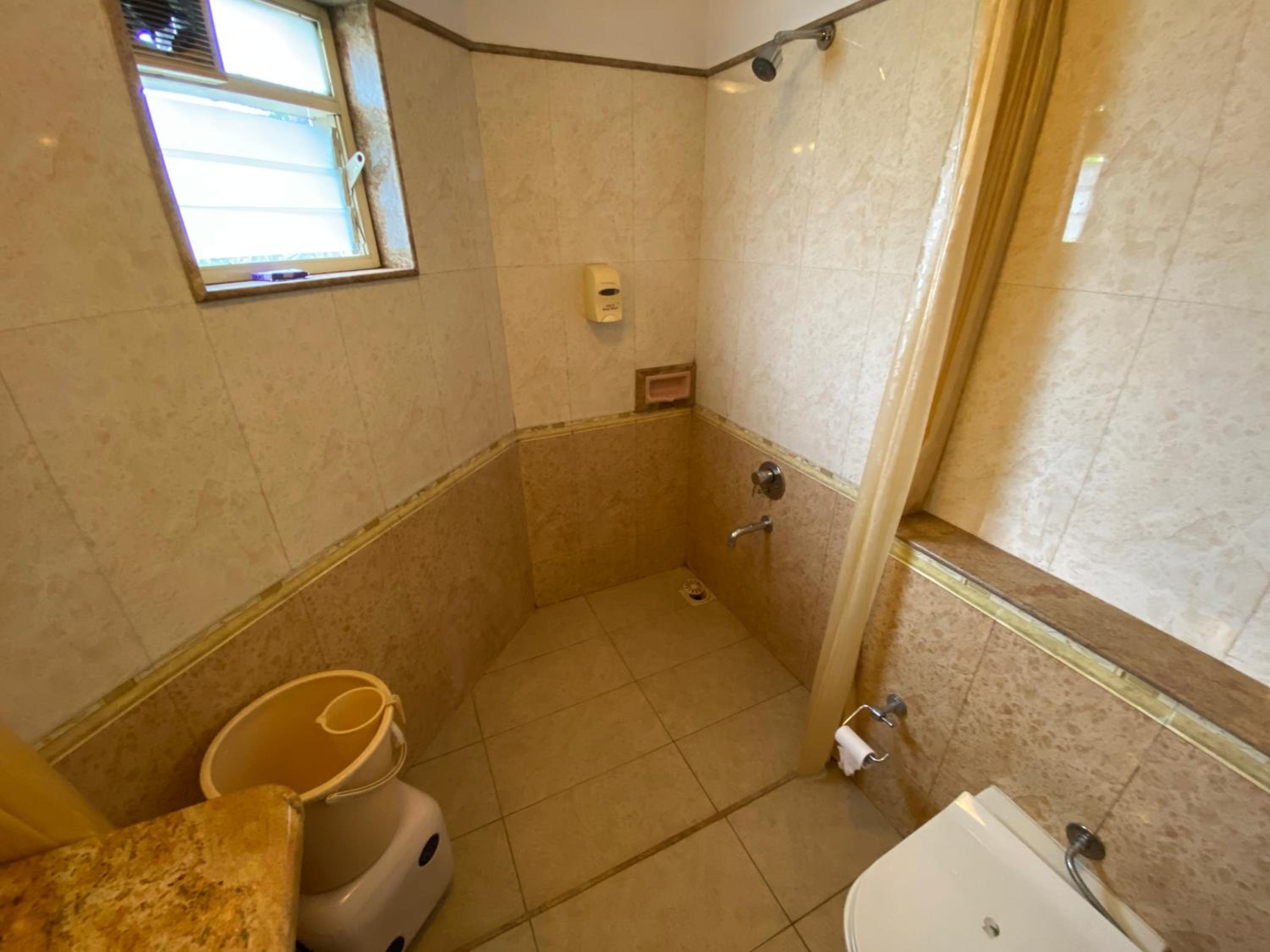 Suite - Photo 5