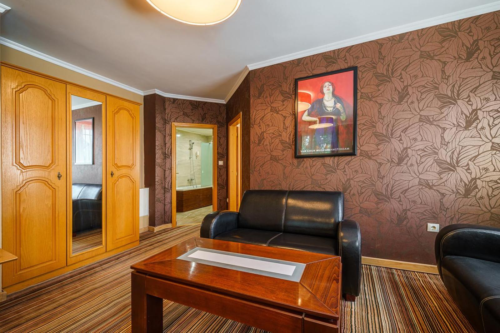 One-Bedroom Apartment - Photo 28