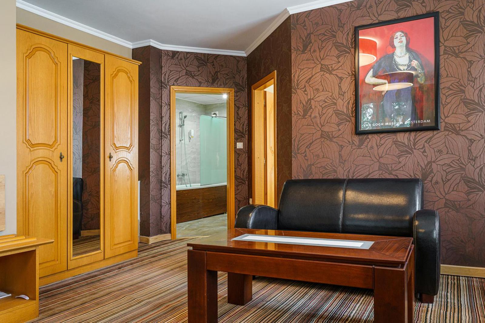 One-Bedroom Apartment - Photo 27