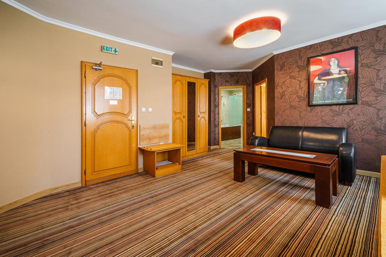 One-Bedroom Apartment - Photo 26