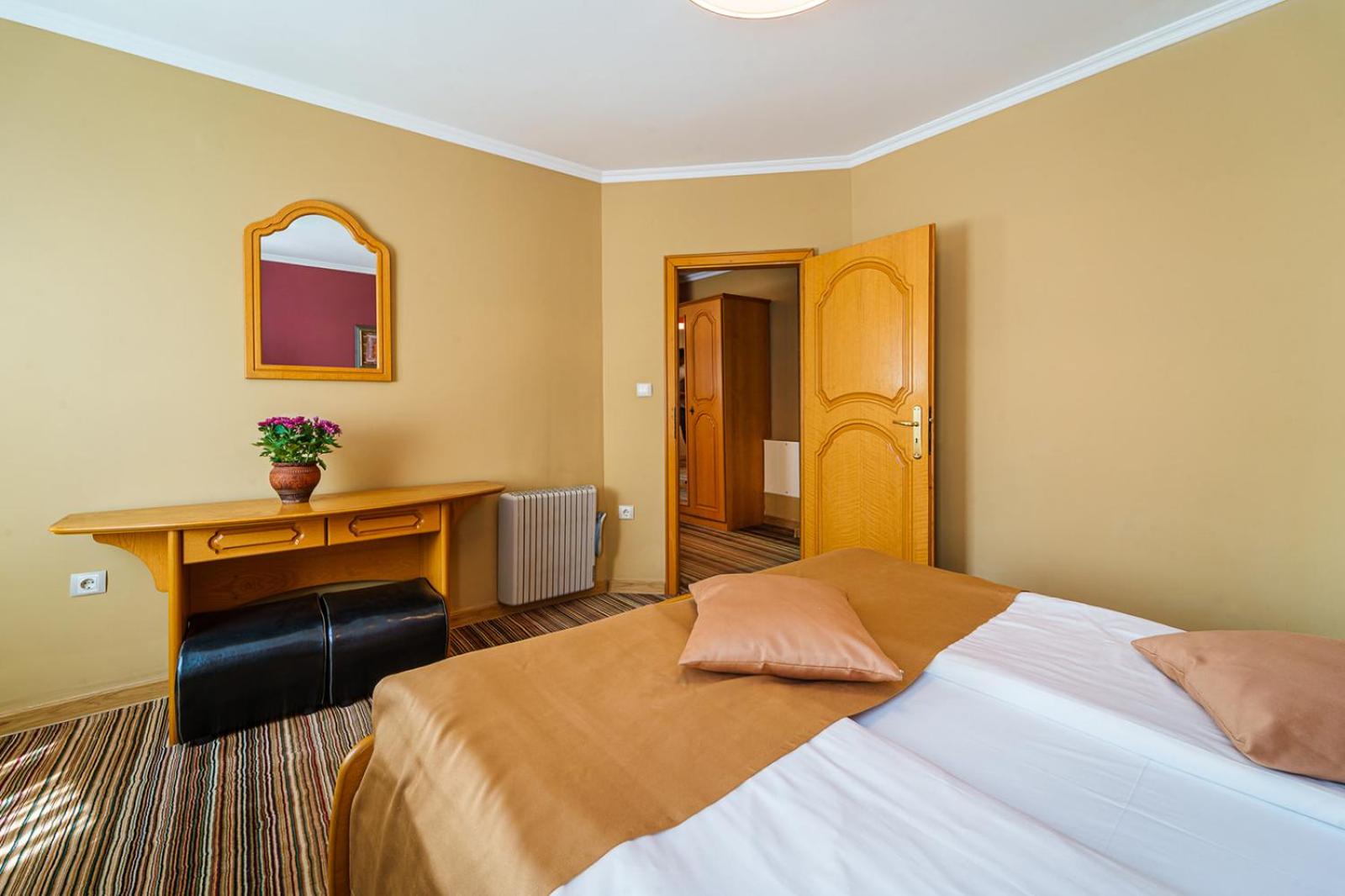 One-Bedroom Apartment - Photo 24