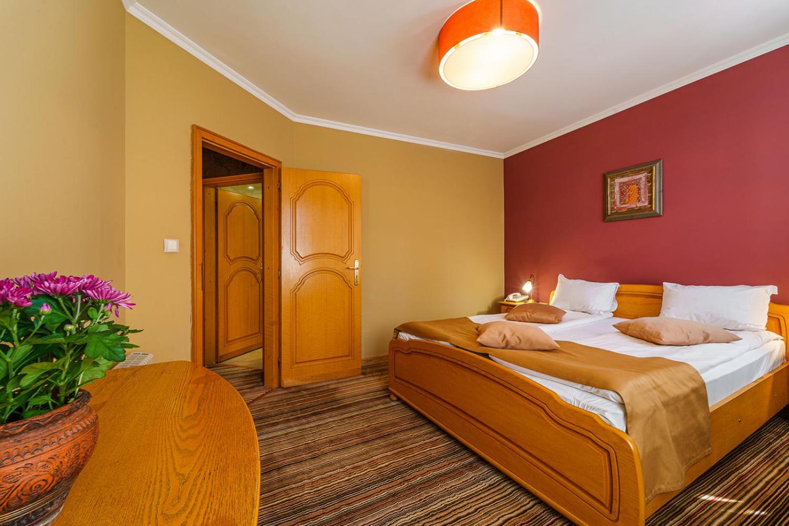 One-Bedroom Apartment - Photo 21