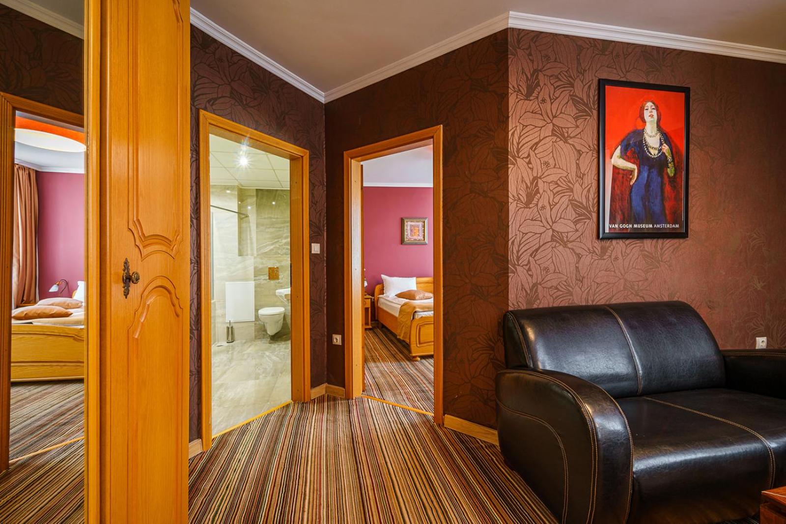 One-Bedroom Apartment - Photo 16
