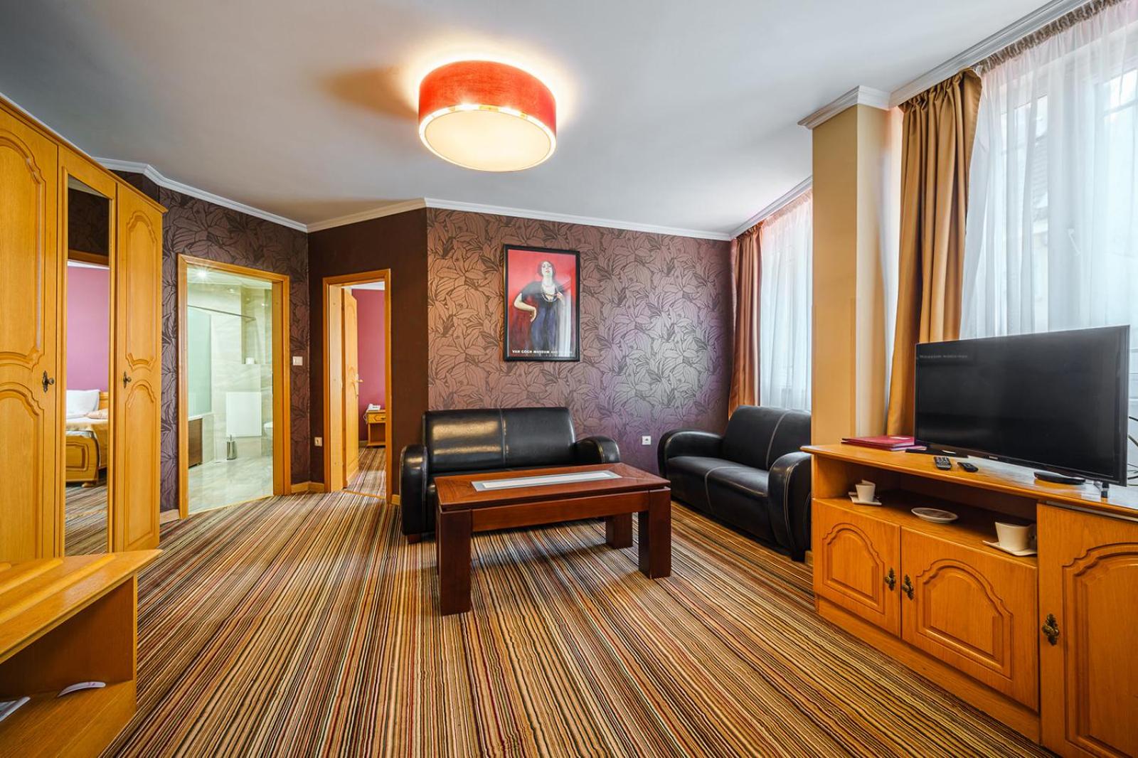 One-Bedroom Apartment - Photo 15