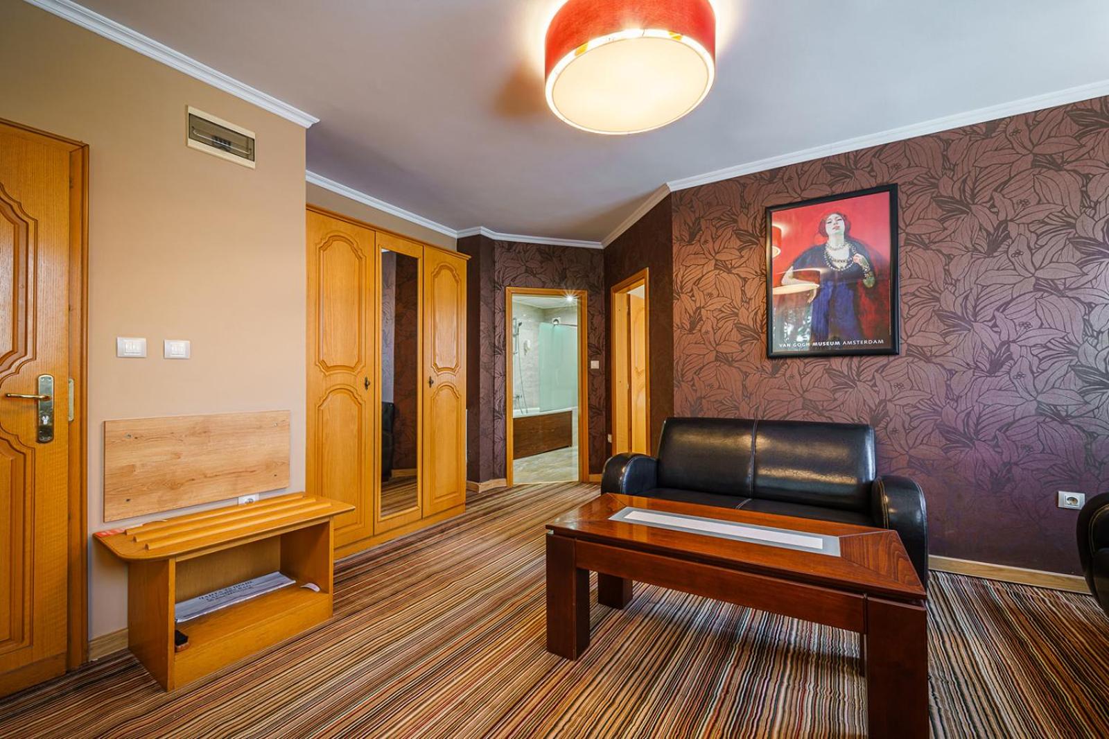 One-Bedroom Apartment - Photo 14
