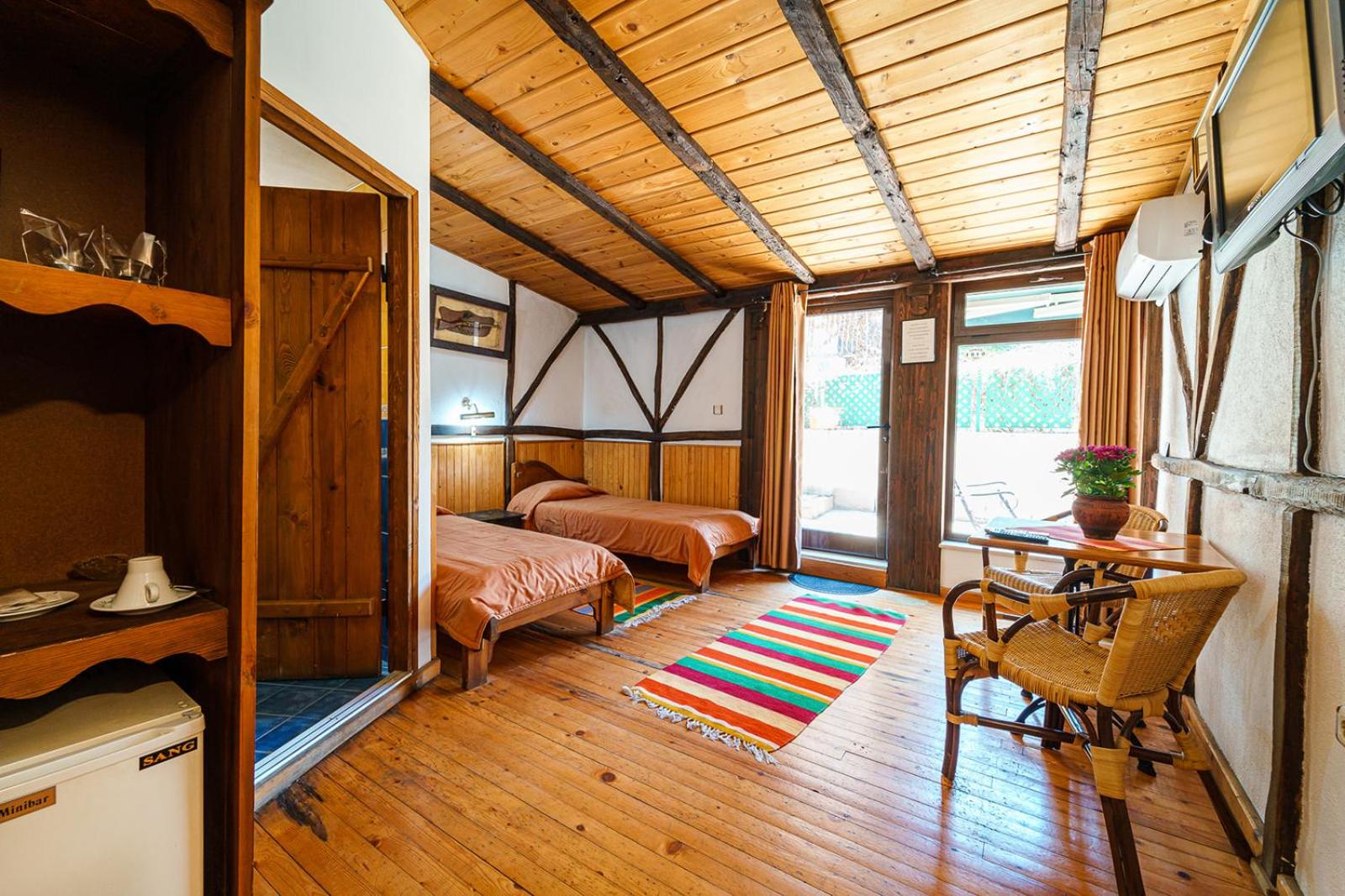 Twin Room with Garden View - Photo 7