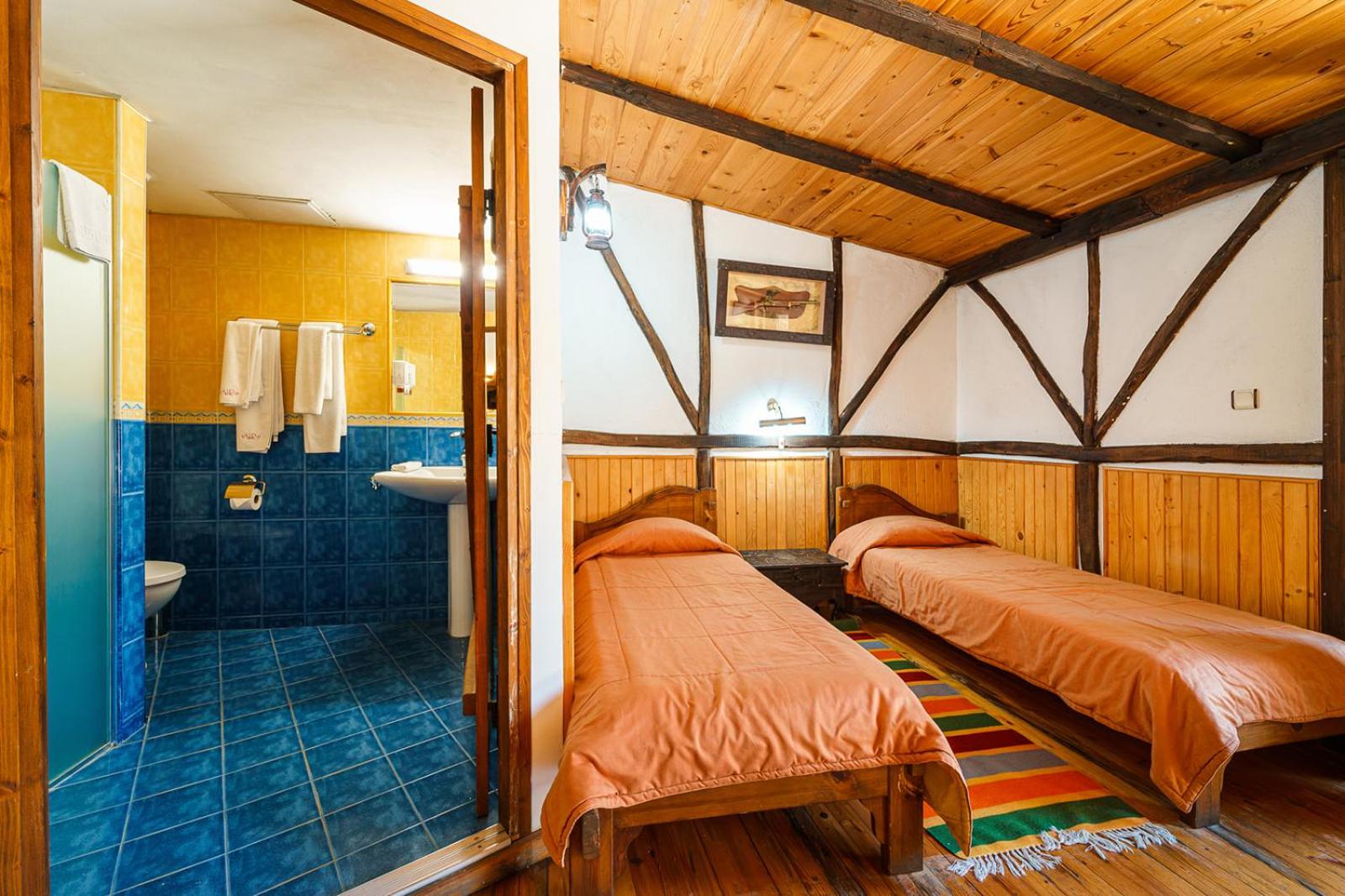 Twin Room with Garden View - Photo 8