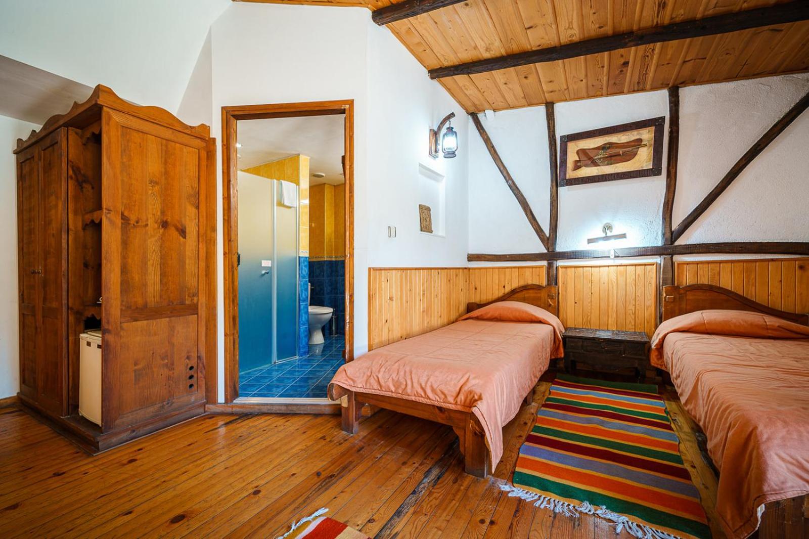 Twin Room with Garden View - Photo 10