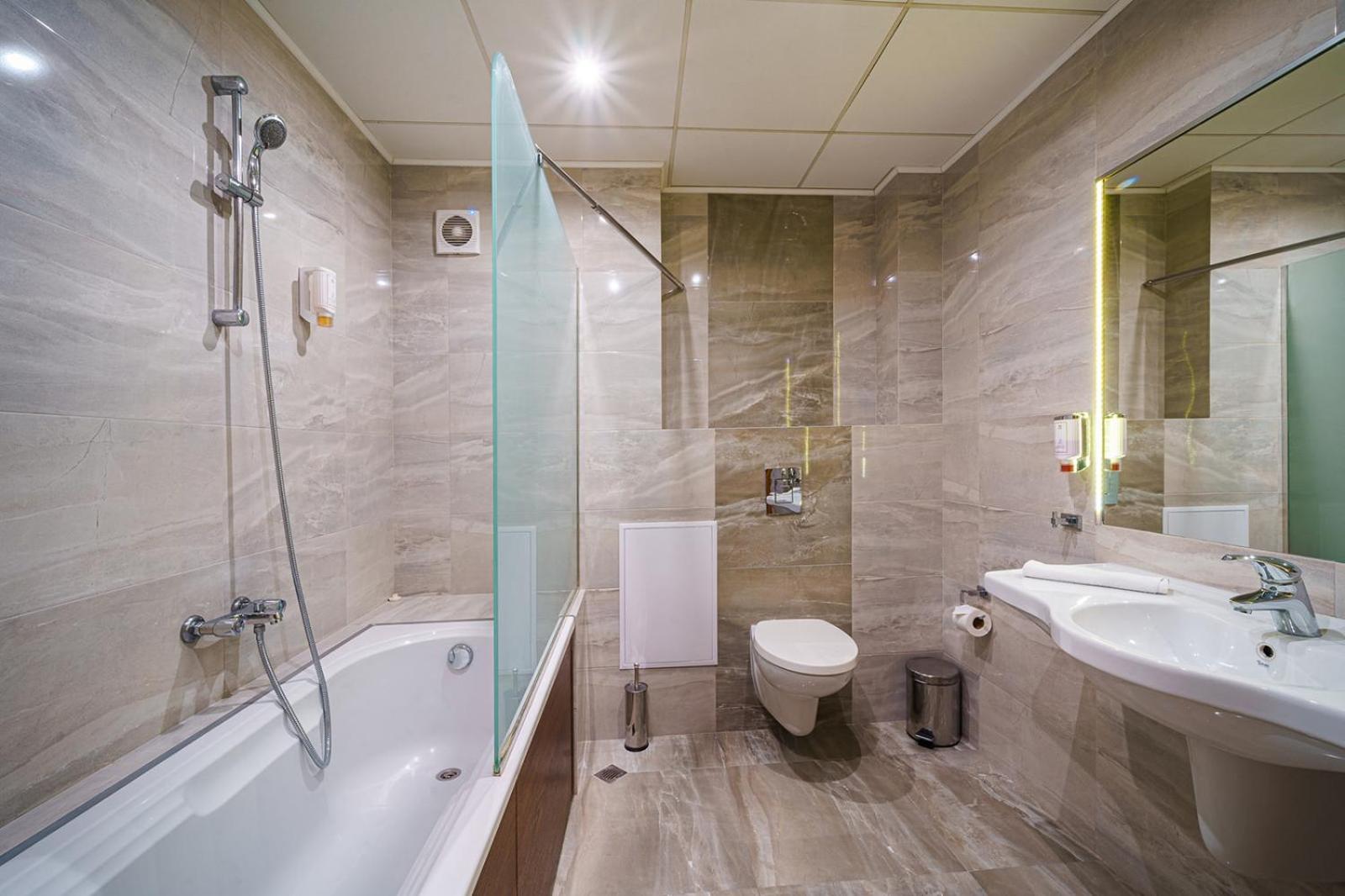 One-Bedroom Apartment - Photo 11