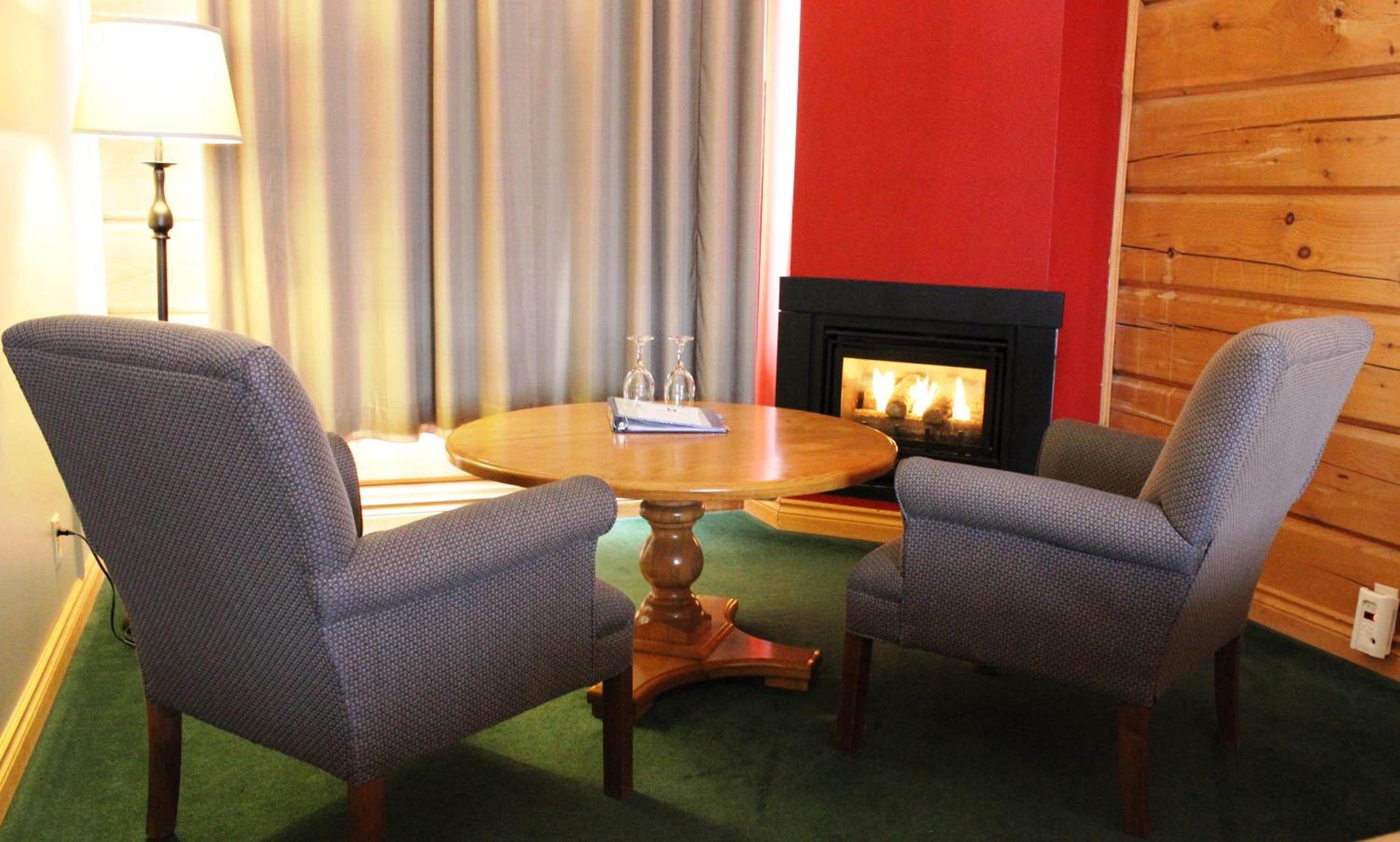 Suite with Fireplace photo 3