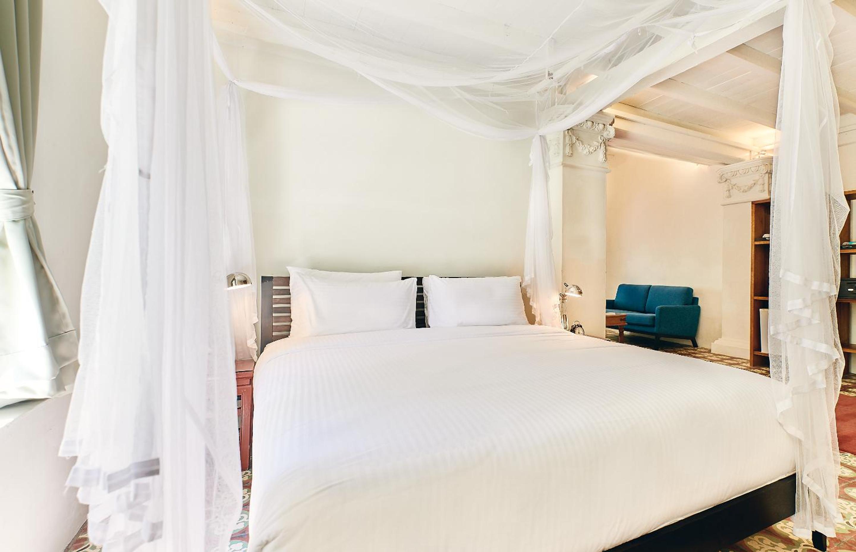 King Bed Suite - Colonial House 2 - Photo 3