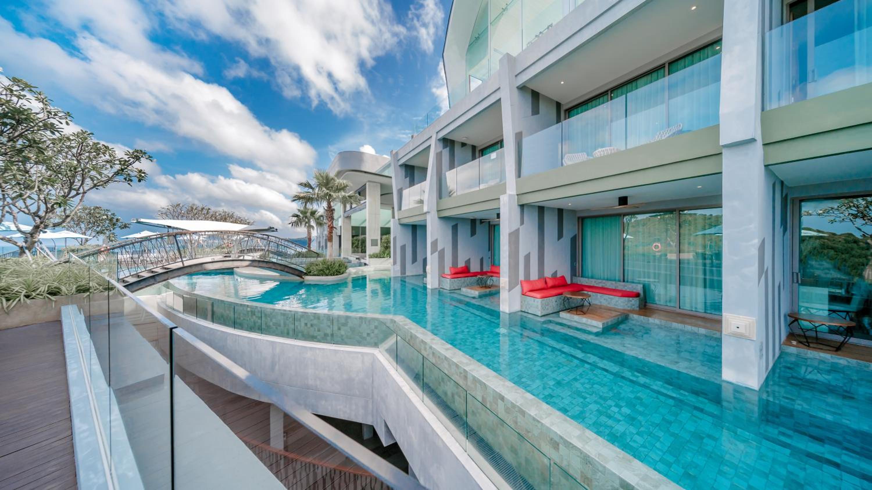 Deluxe Pool Access with Sea view  - Photo 13