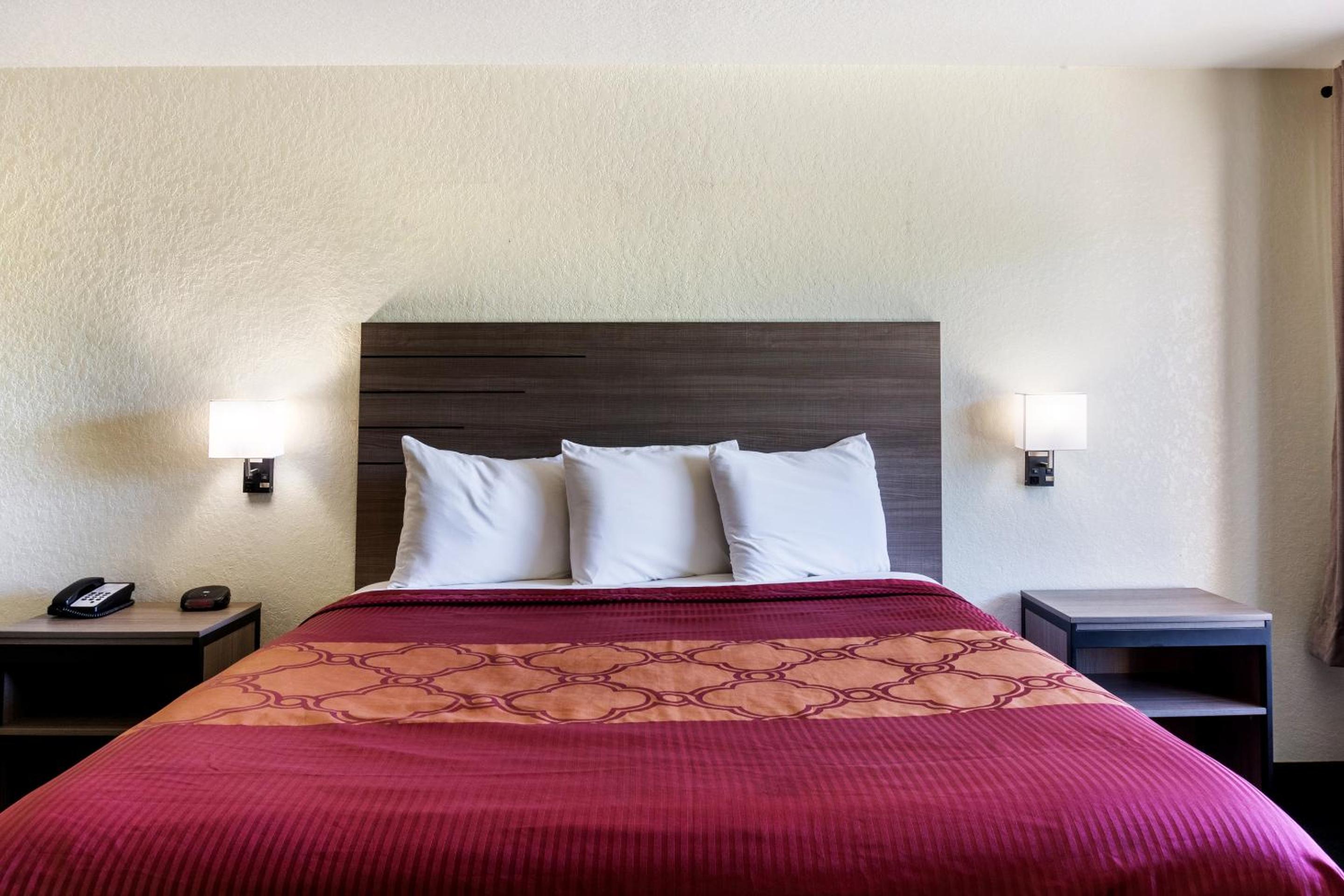 Premium King Bed - Photo 1