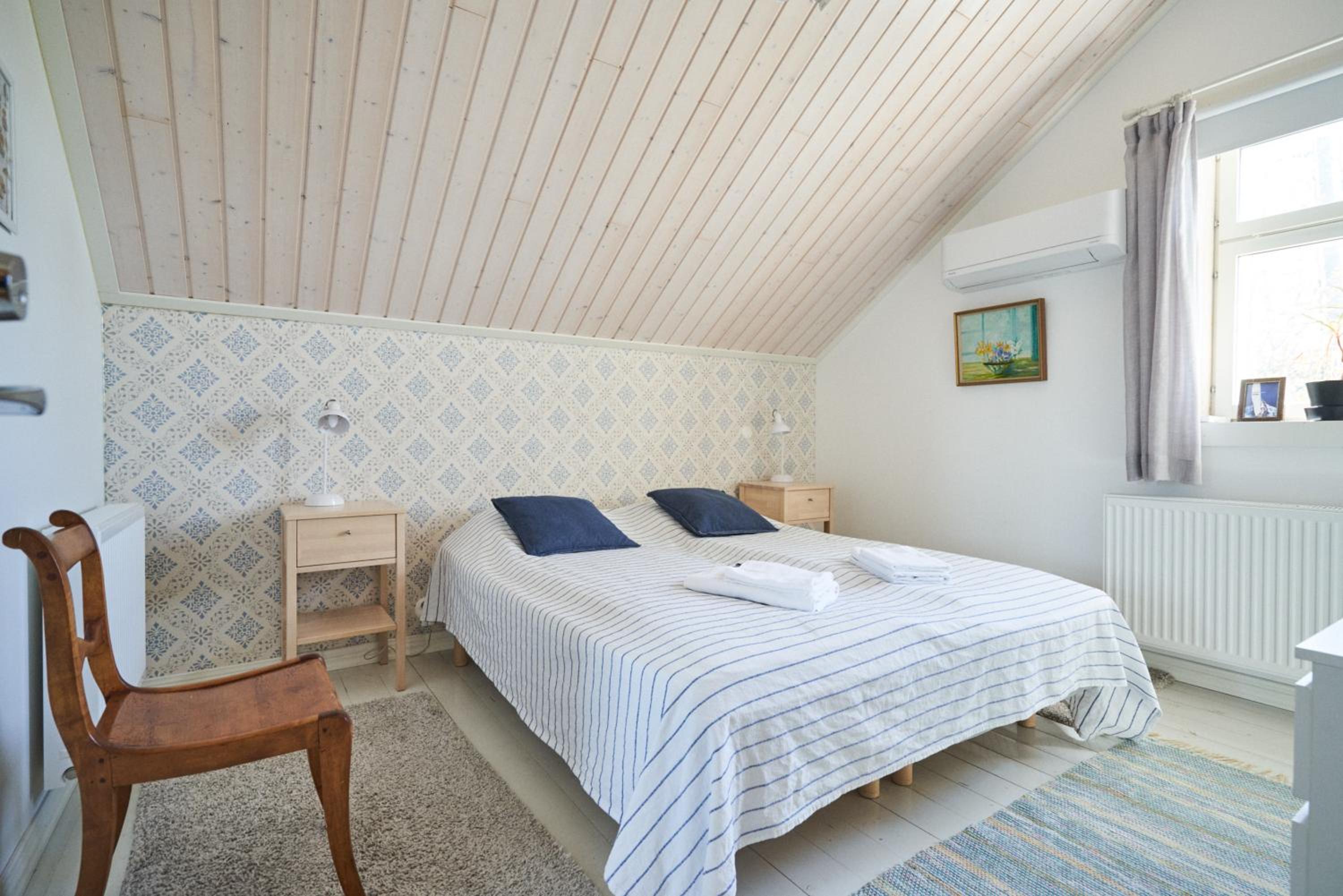 Double Room with Private Bathroom - 2