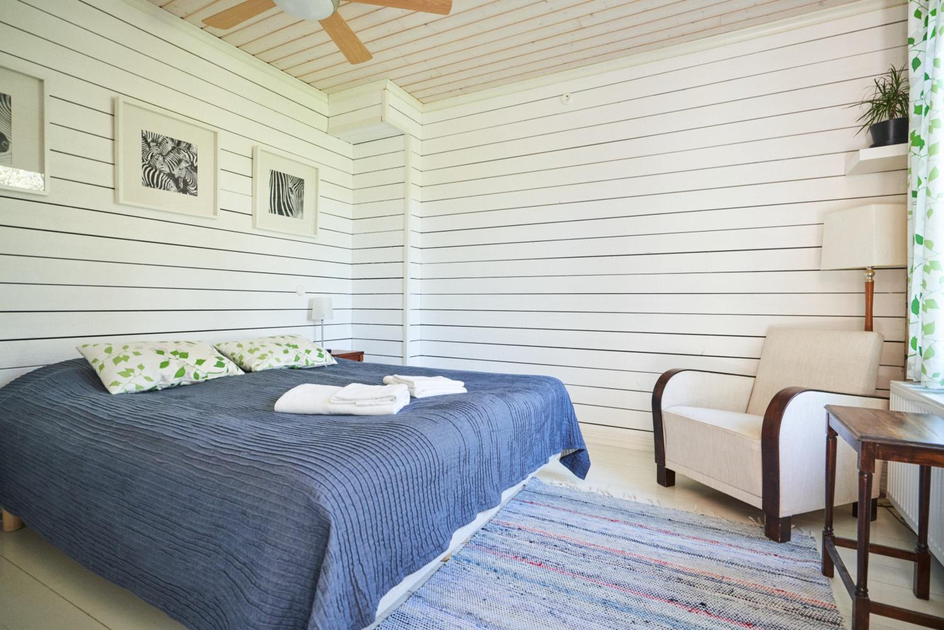 Double Room with Private Bathroom - 4