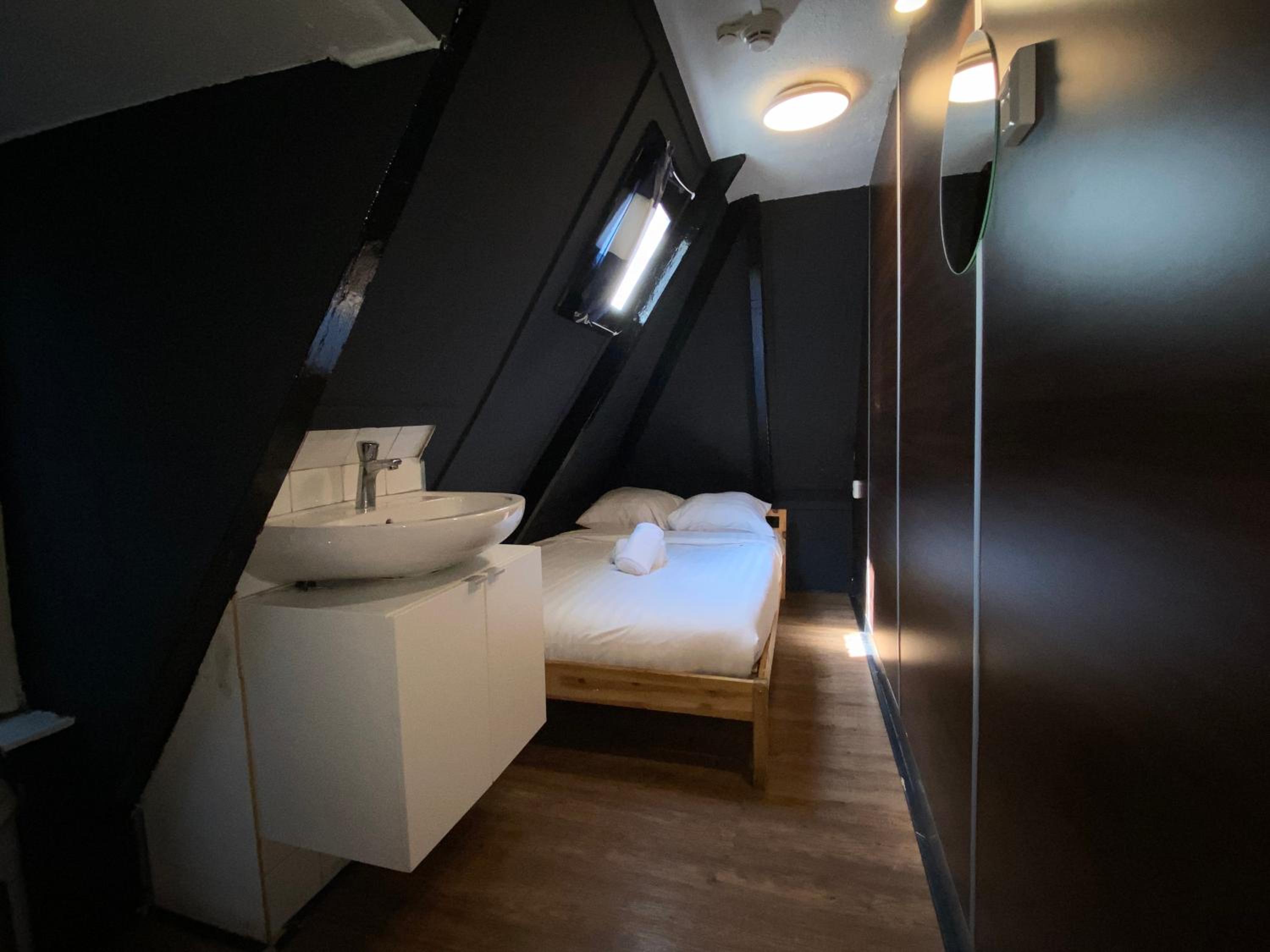 Budget Double Room photo 1
