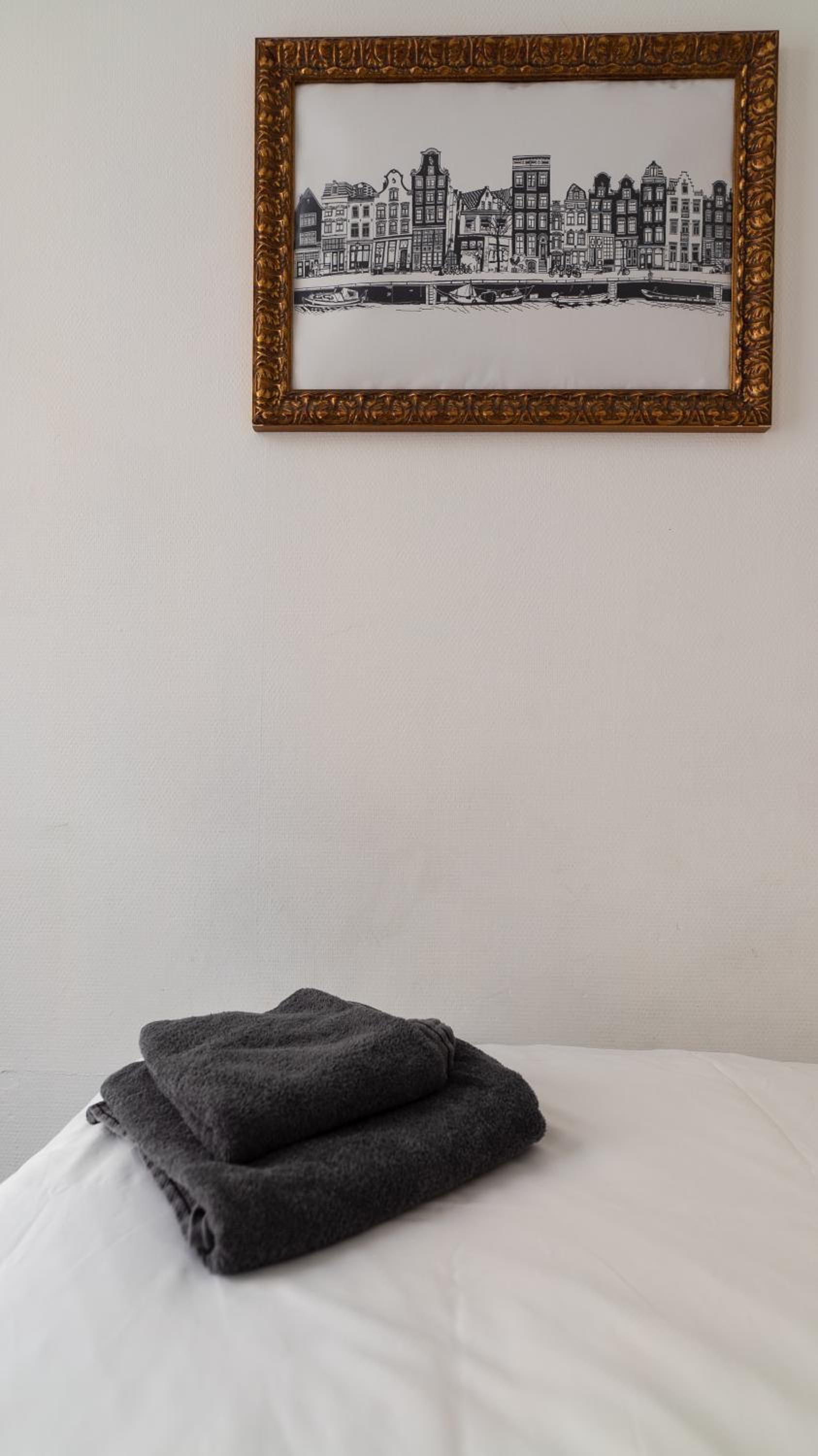 Quadruple Room with Shared Bathroom photo 1