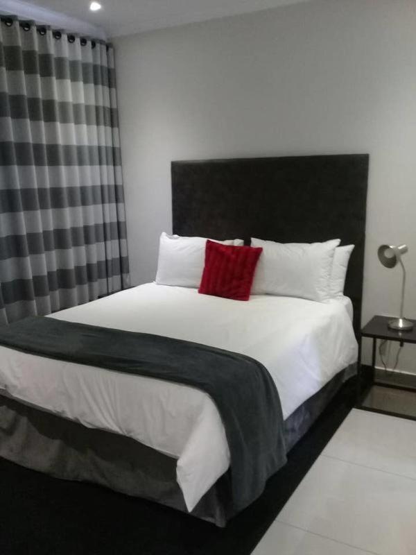 Studio Apartment photo 3