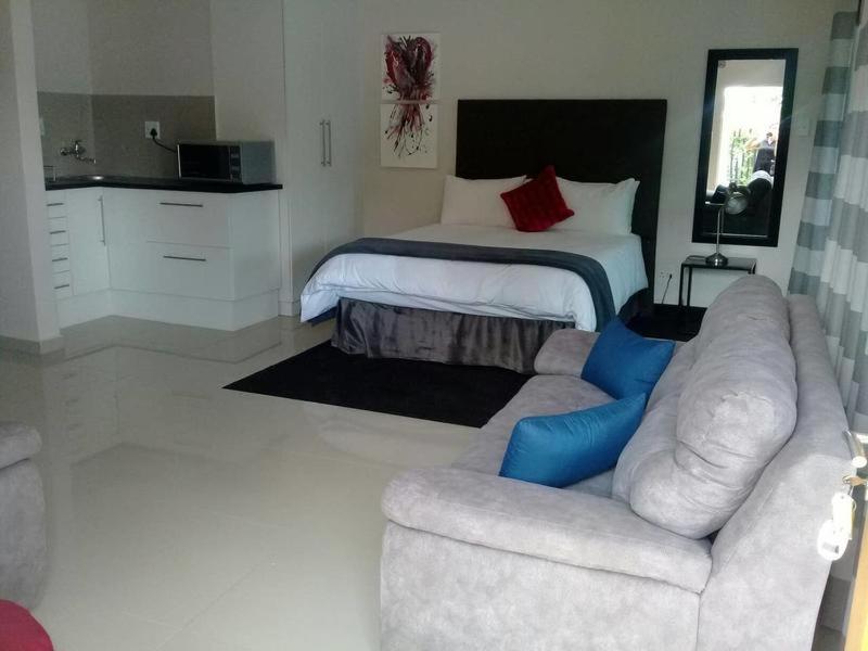 Studio Apartment photo 3