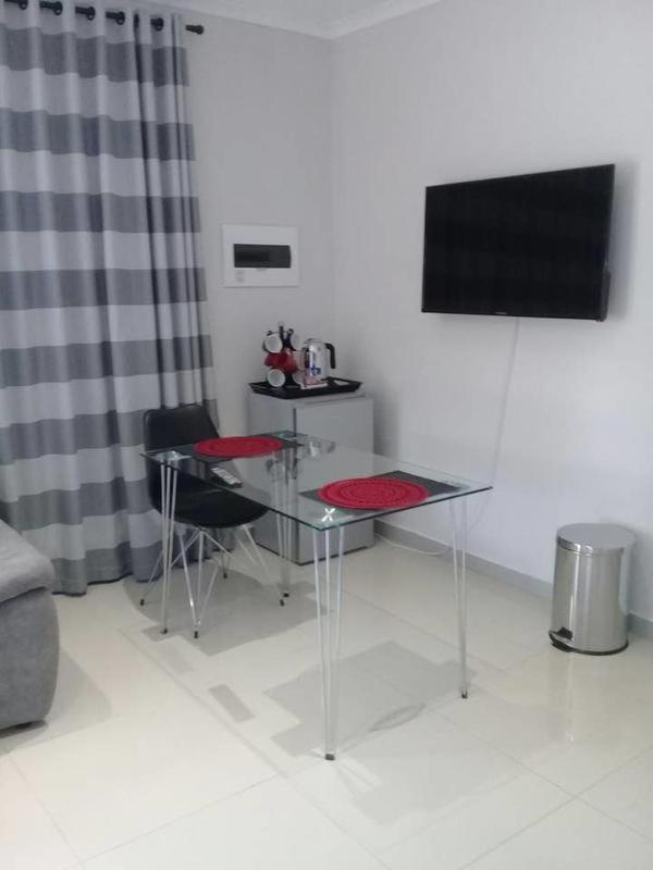 Studio Apartment photo 2