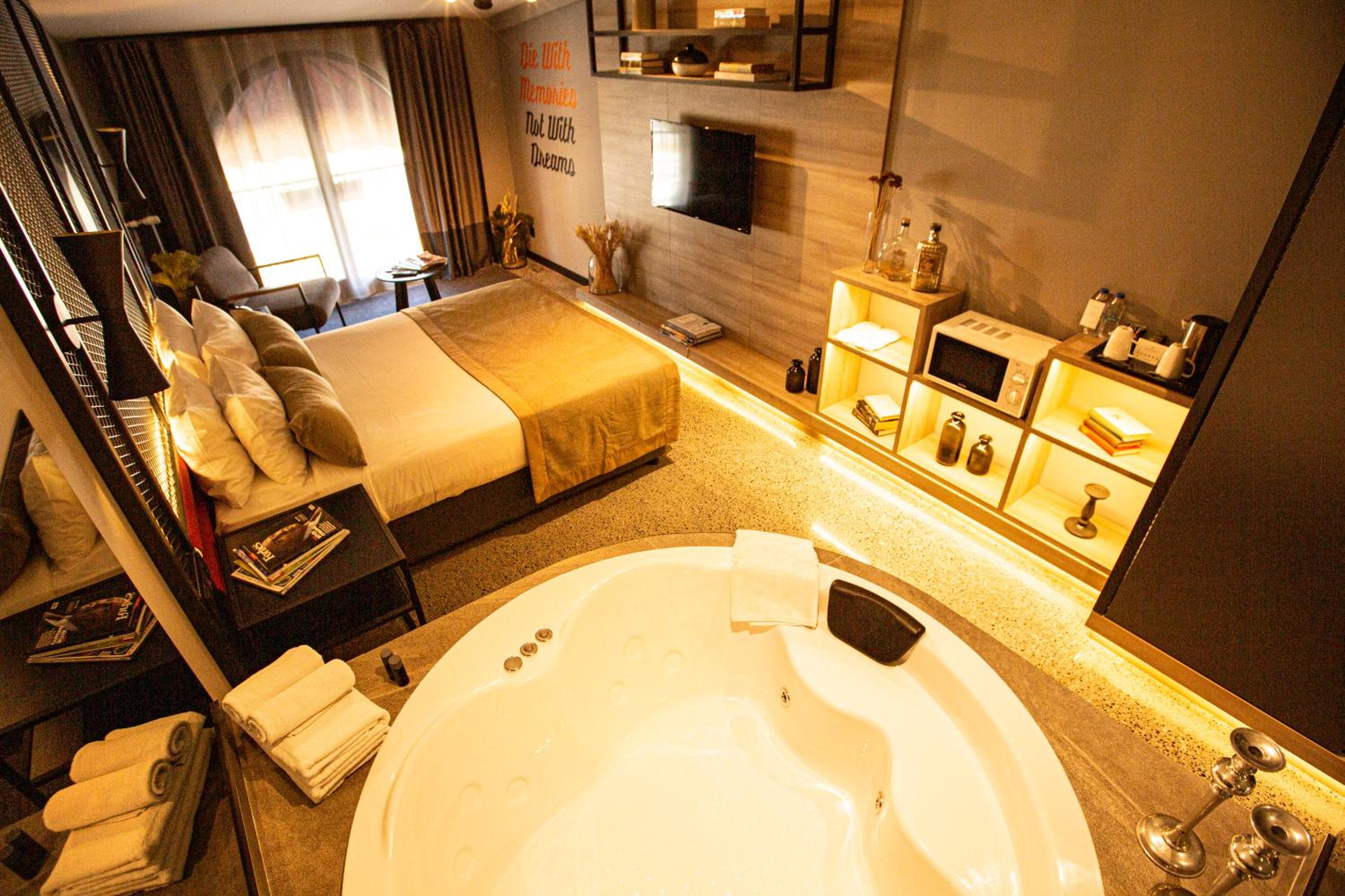 JUNIOR JAKUZI SUITE photo 2