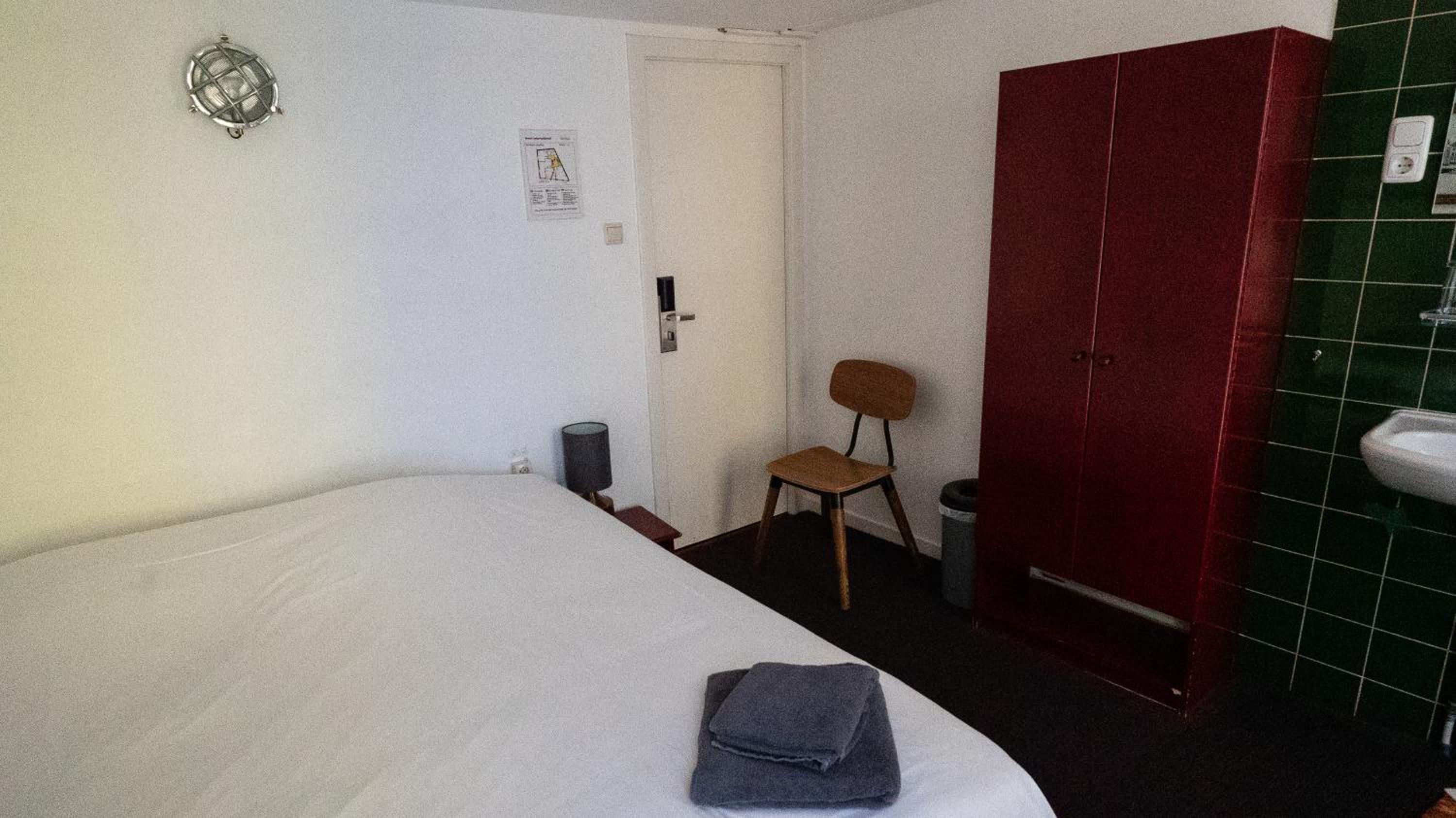 Double Room with Shared Bathroom photo 3