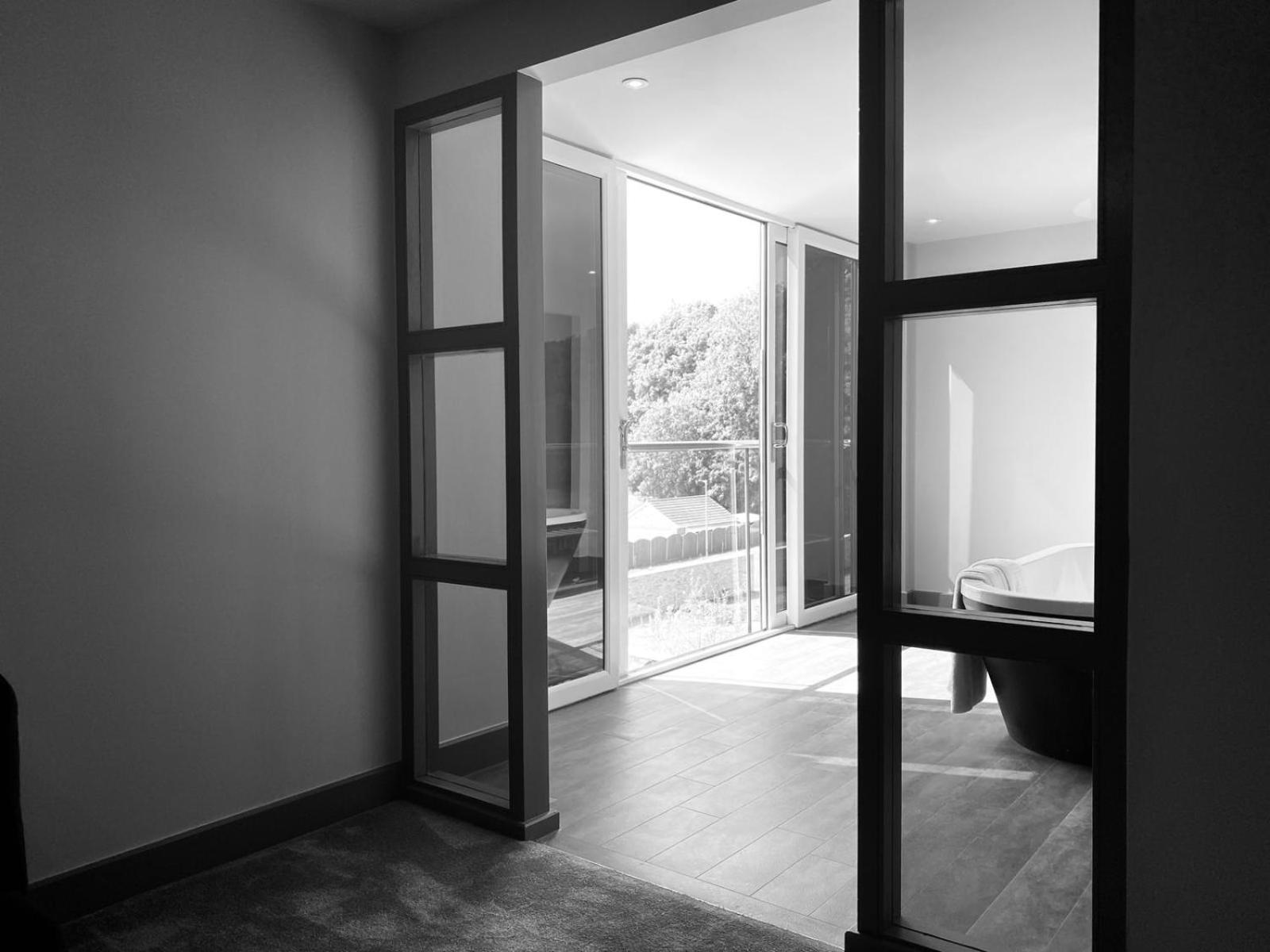 Suite - Photo 20