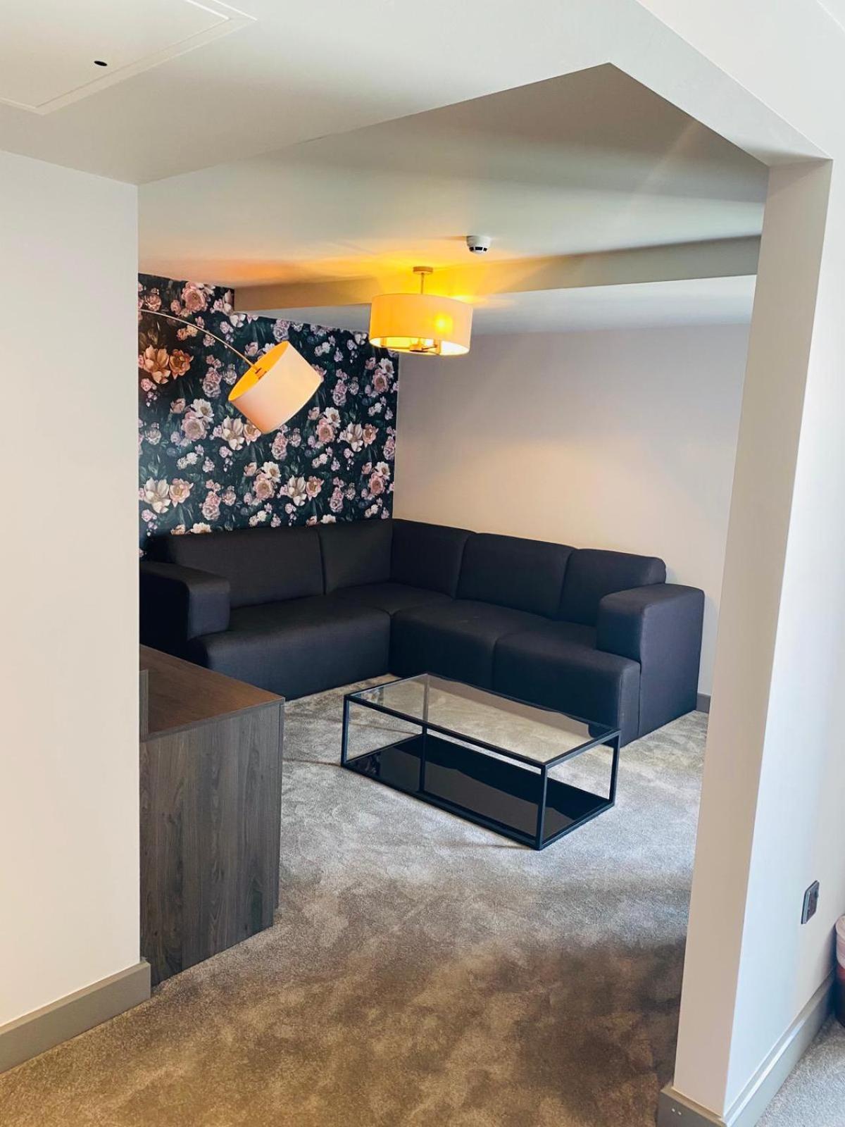 Suite - Photo 4