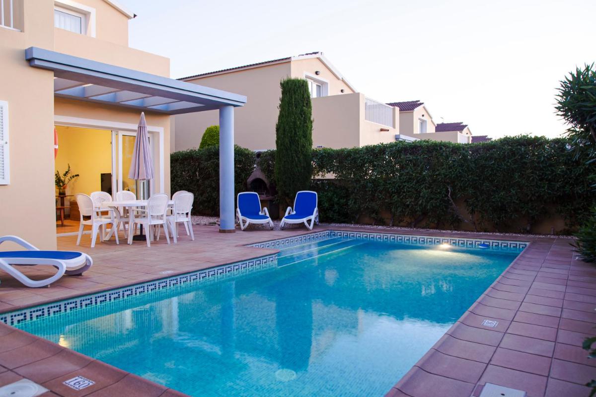 Three-Bedroom Villa photo 2