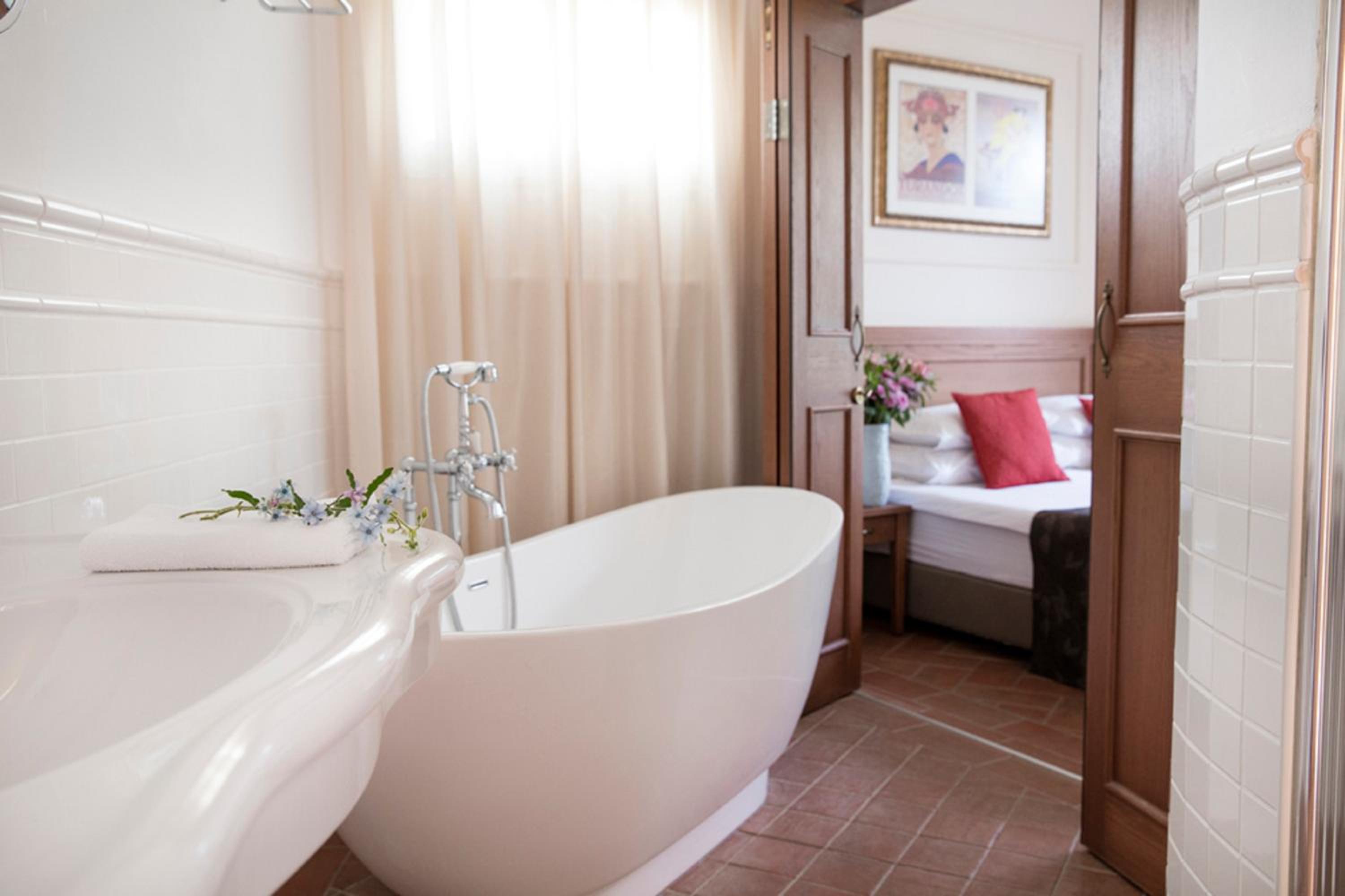  Boutique Garden Room - Photo 8