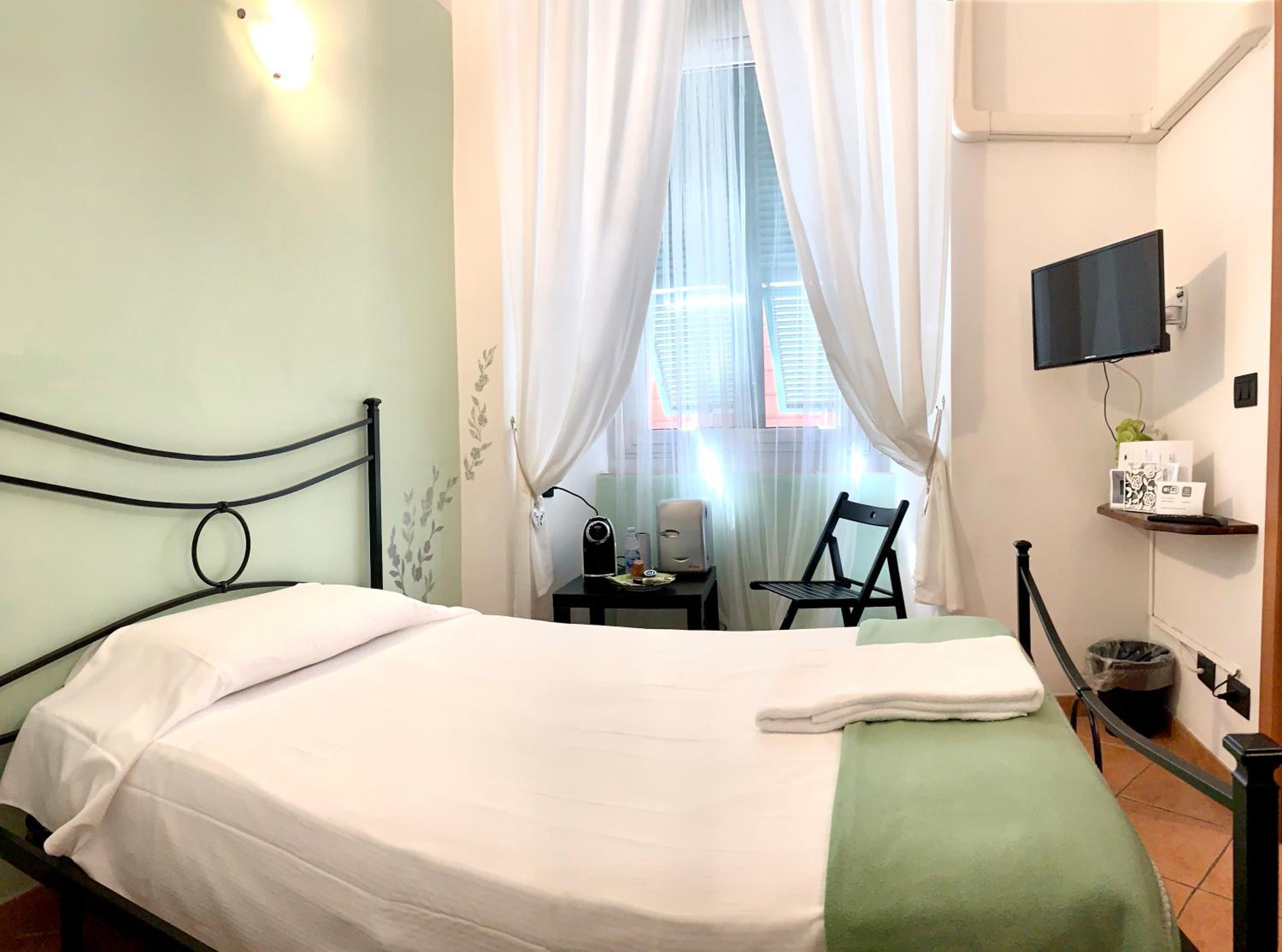 Single Room photo 2