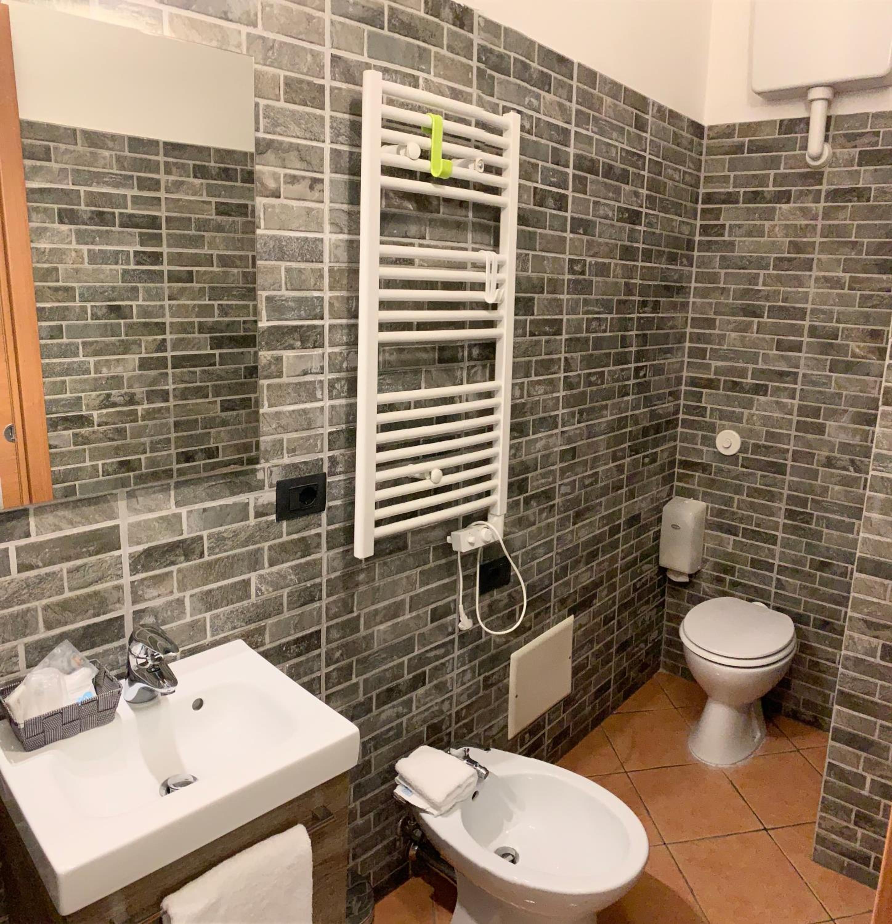 Single Room photo 3