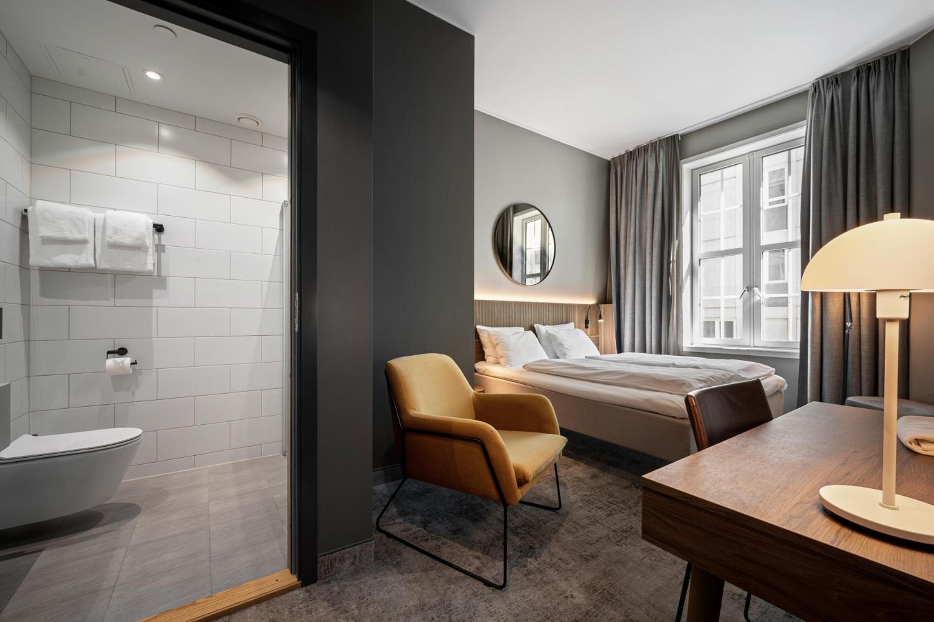 Standard Double Room - Photo 8