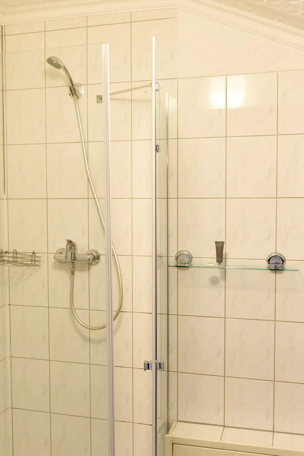 Double or Twin Room - Photo 18