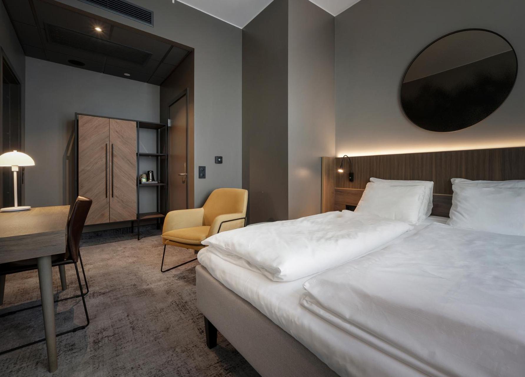 Standard Double Room - Photo 7
