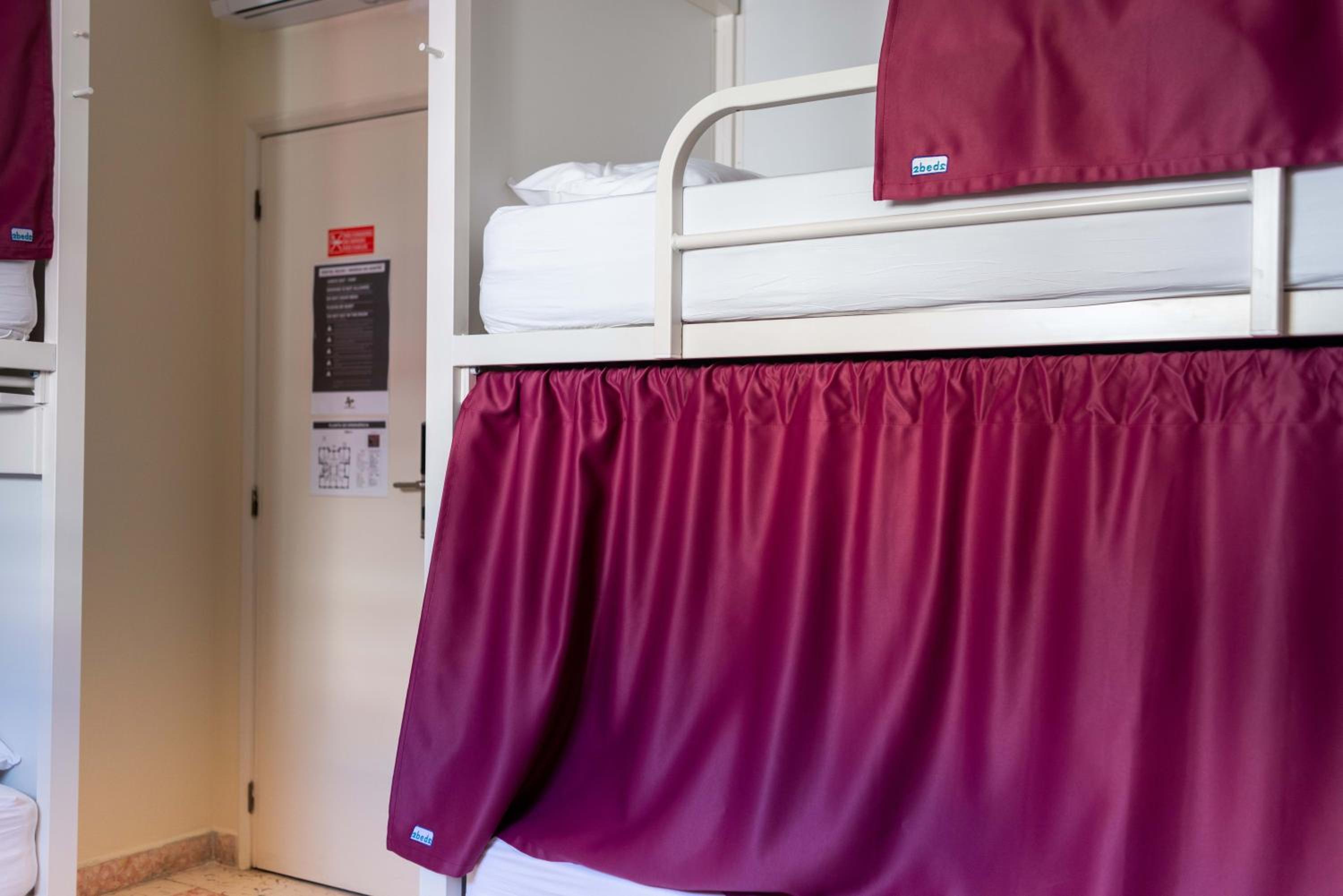 4-Bed Mixed Dormitory Room photo 1