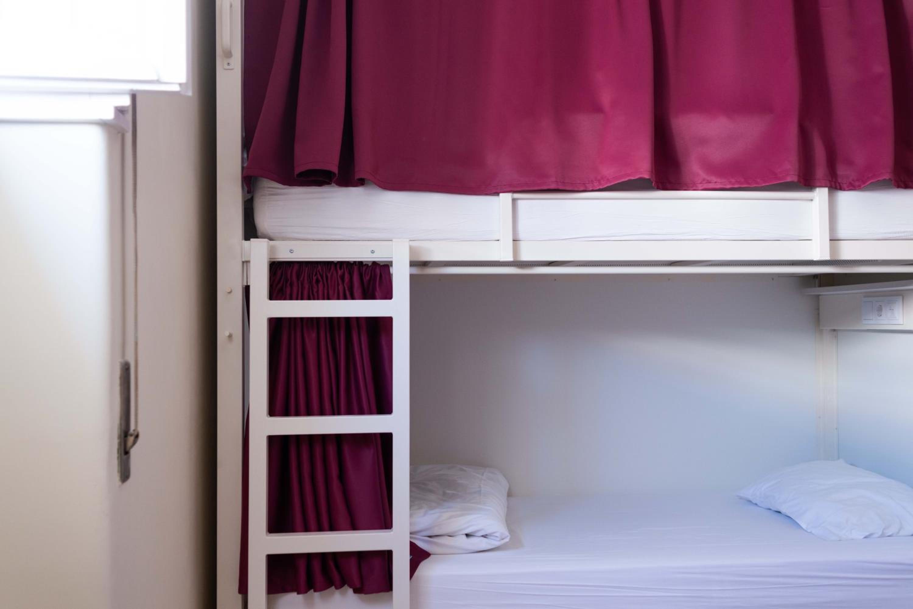 4-Bed Mixed Dormitory Room photo 2