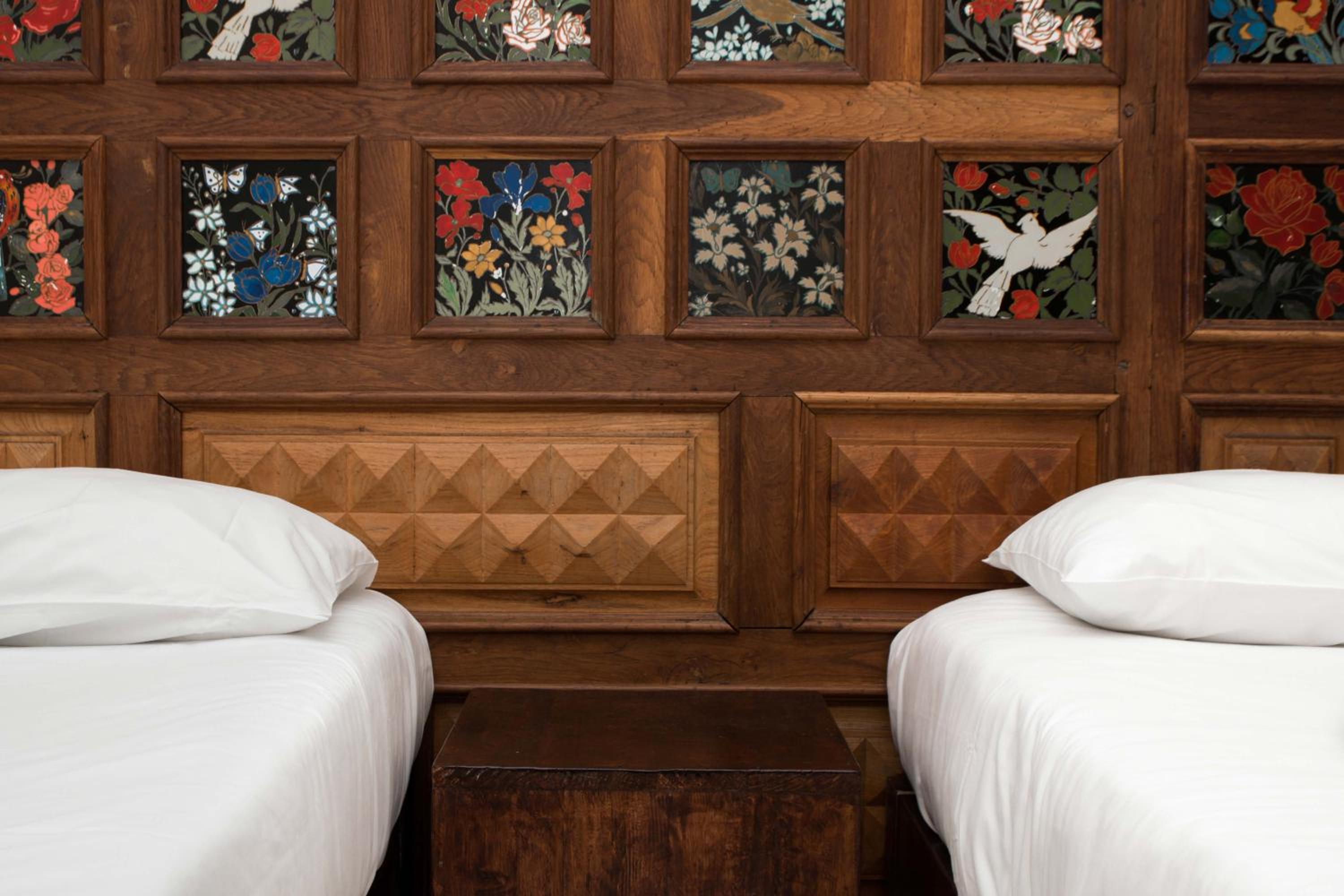 Standard Twin Room with Shared Bathroom photo 2
