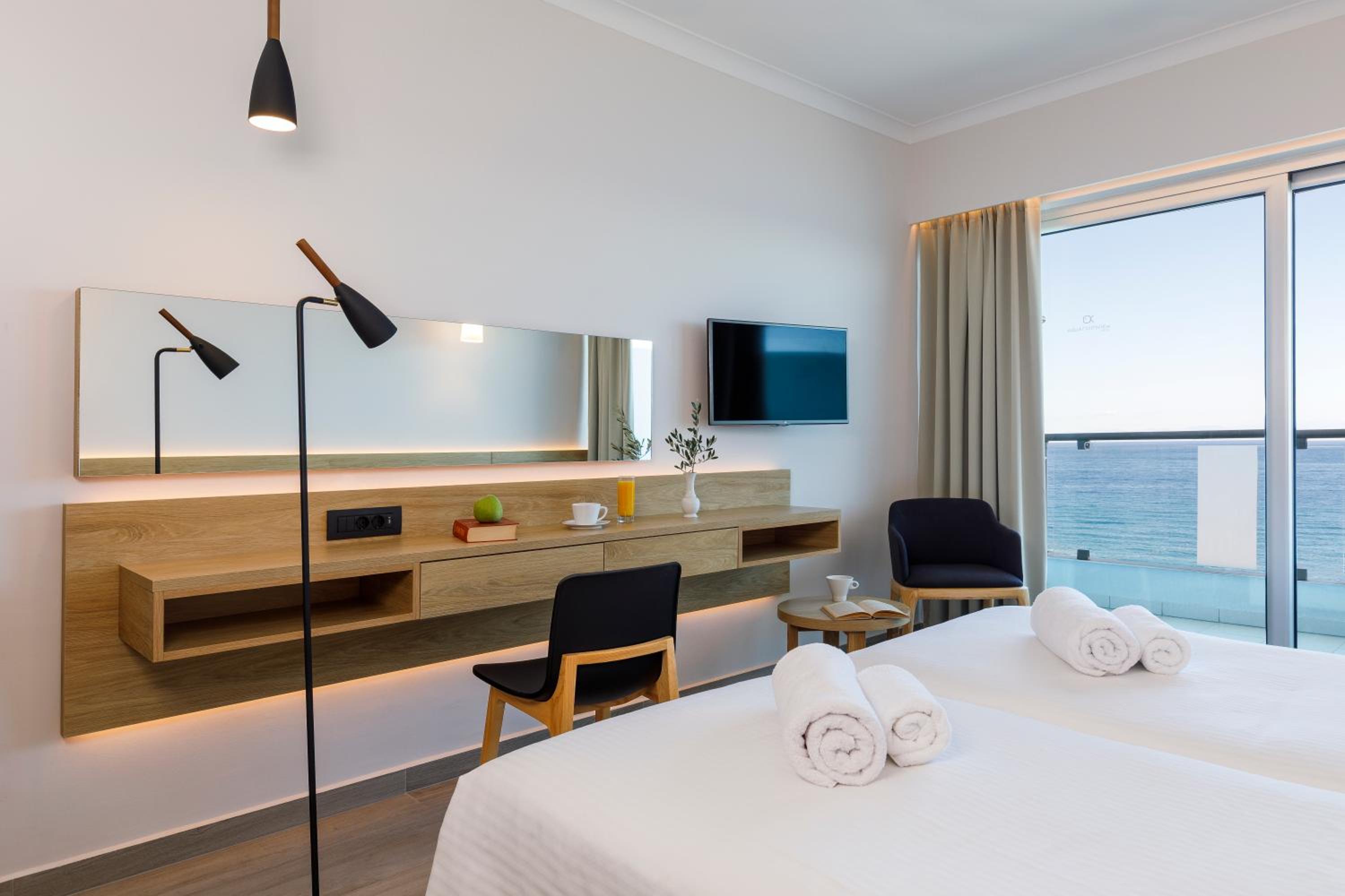 Superior Double or Twin Room with Sea View - Photo 5